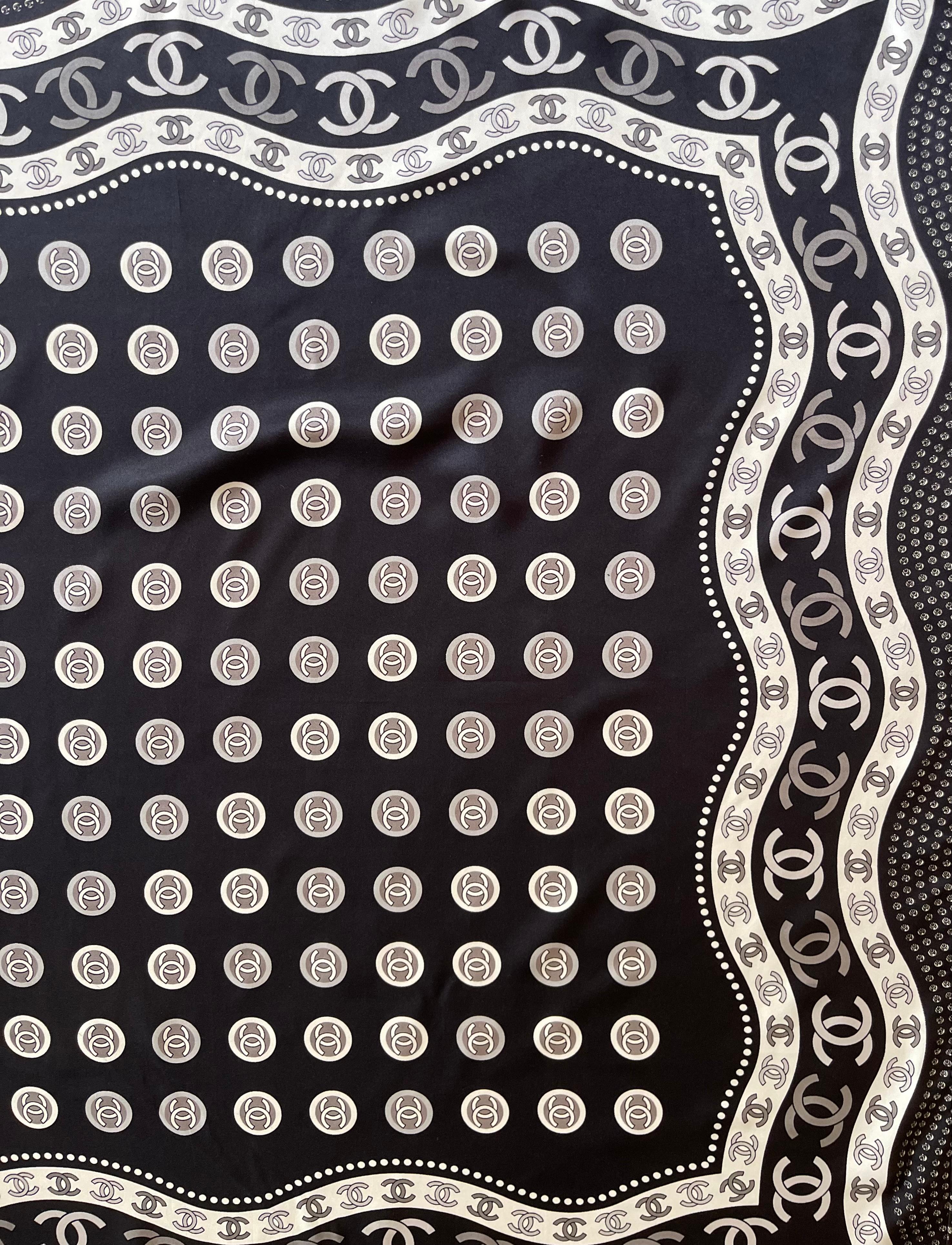 Chanel Black & White Silk Scarf CC Logo In Good Condition For Sale In Palm Beach, FL