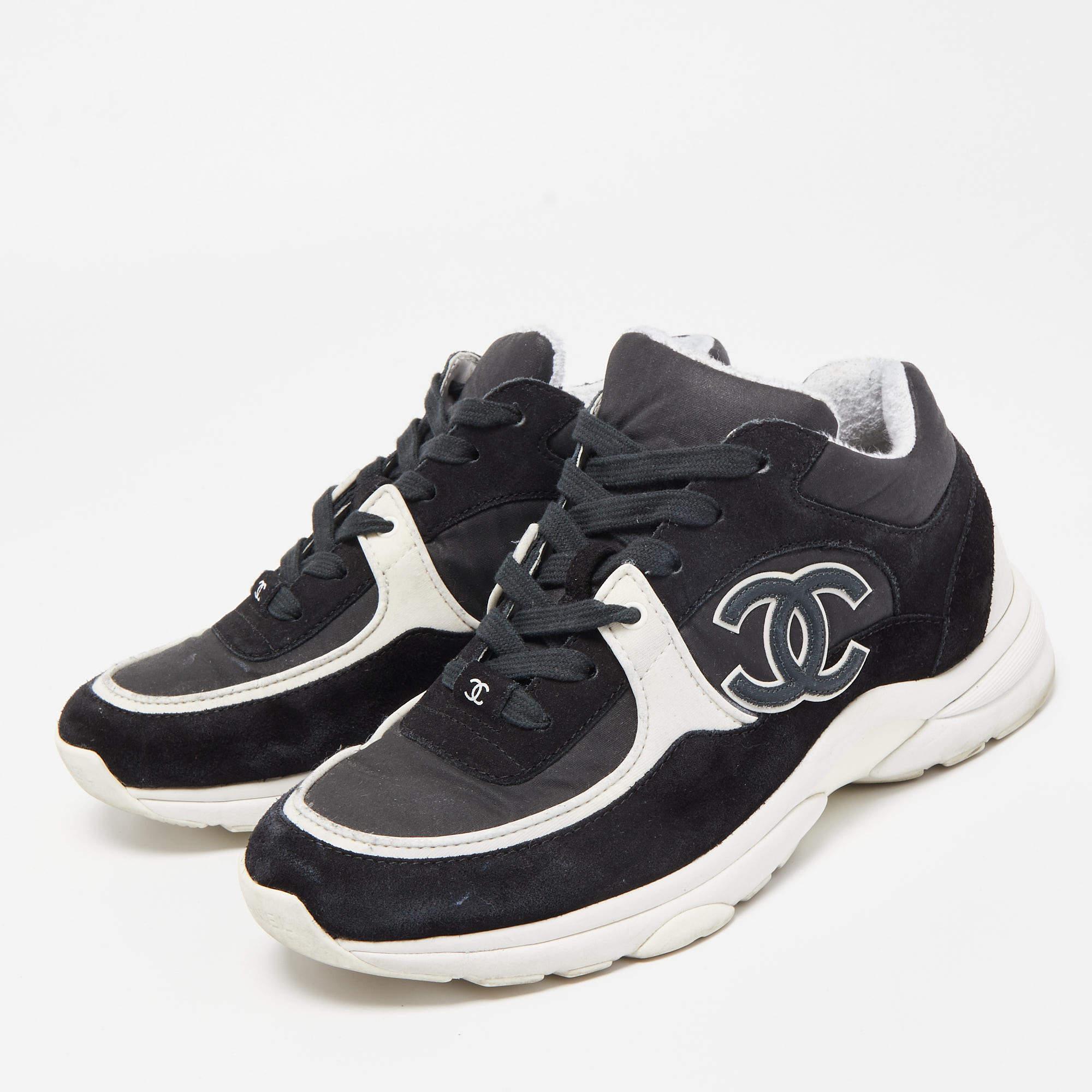 Chanel Black/White Suede and Canvas CC Low Top Sneakers 2