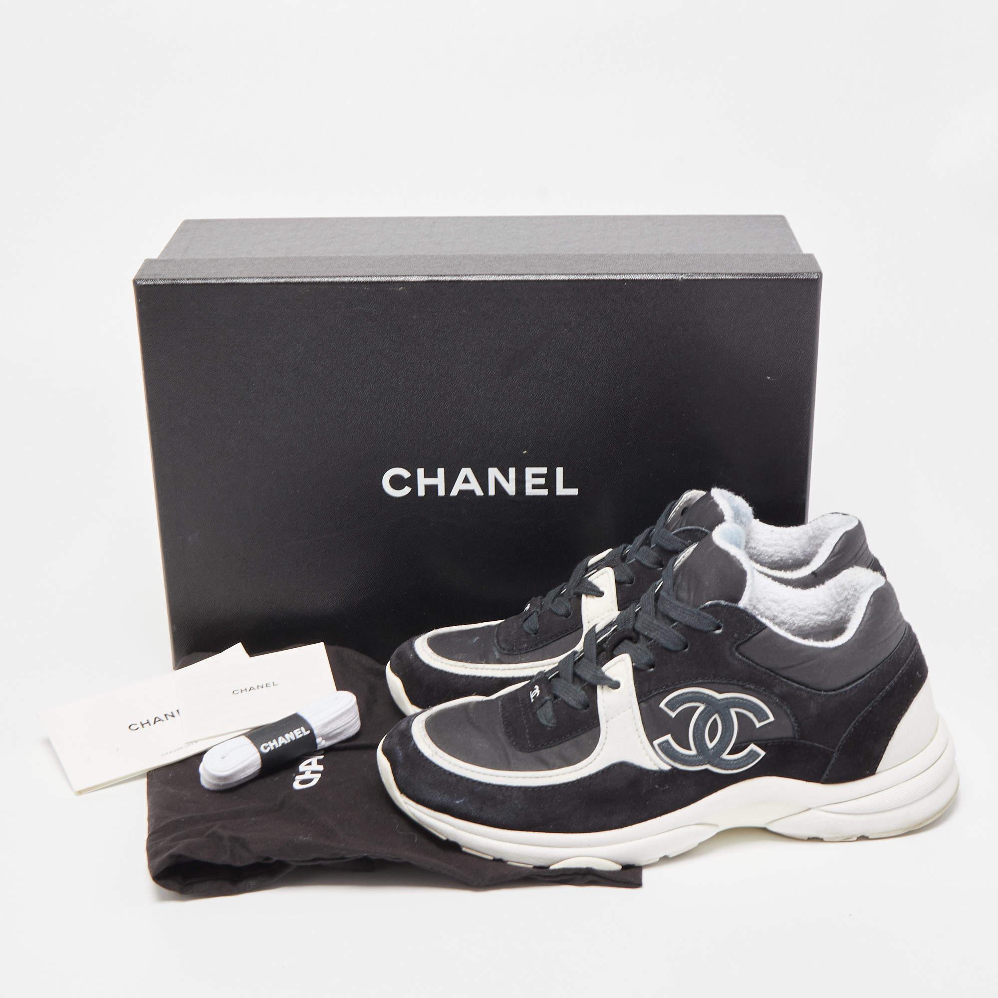 Chanel Black/White Suede and Canvas CC Low Top Sneakers 5