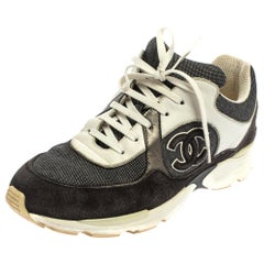 Chanel Schwarz/Weiß Wildleder und Canvas CC Low Top Sneakers Größe 40