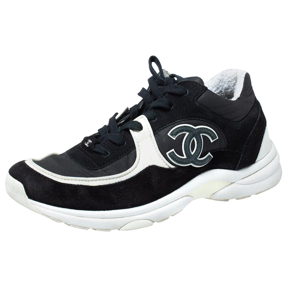 Chanel White/Black Fabric And Suede CC Low Top Sneakers Size Size 38.5