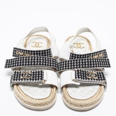 Chanel - Sandales à espadrille en cuir et tweed noir/blanc - Taille 38