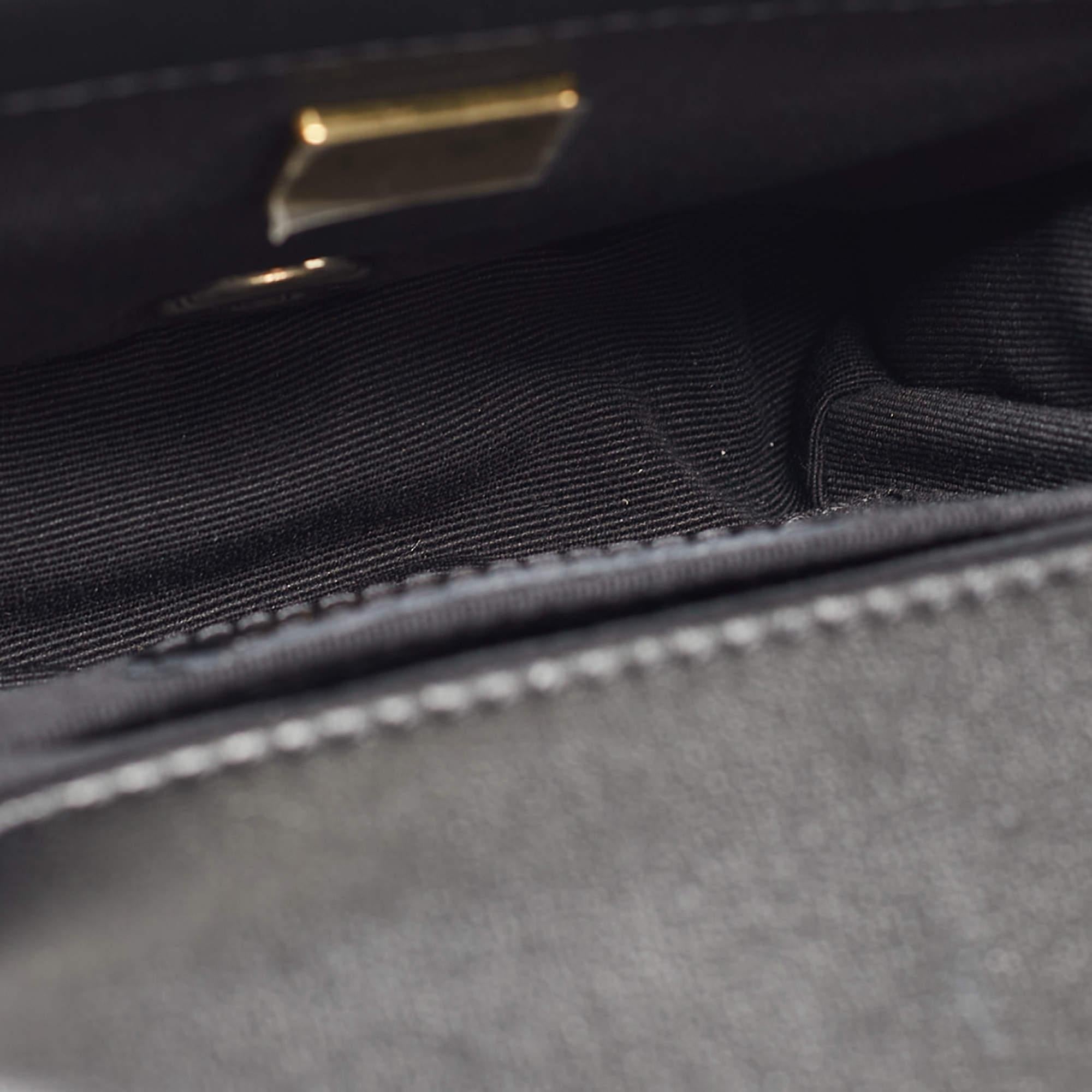  Chanel - Mini sac à rabat My Own Frame en cuir et tweed noir et blanc Pour femmes 
