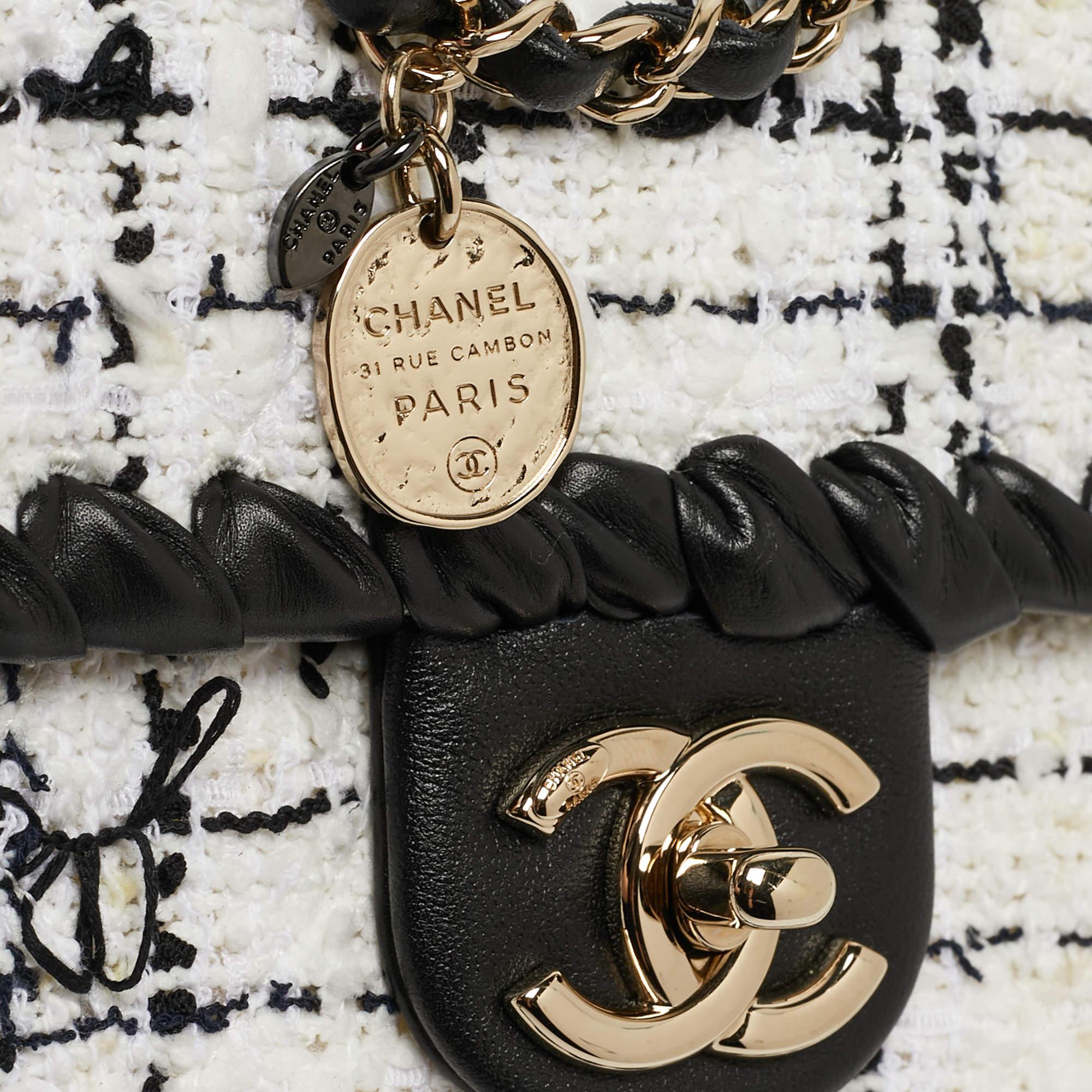 Chanel - Mini sac à rabat My Own Frame en cuir et tweed noir et blanc 3