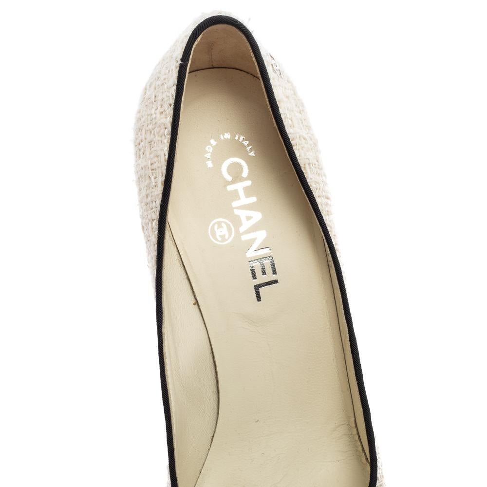 Chanel Black/White Tweed CC Cap-Toe Platform Pumps Size 39.5 1
