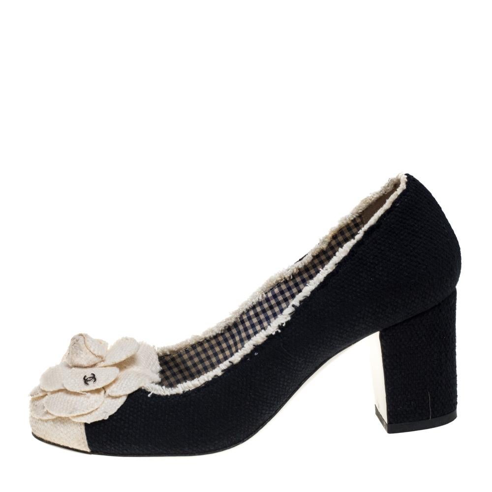 Chanel Black/White Tweed Escarpins Camellia CC Pumps Size 37 1