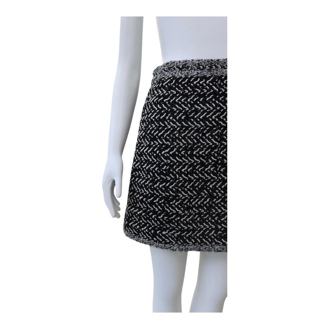 CHANEL Black & White Tweed Mini Skirt For Sale 1