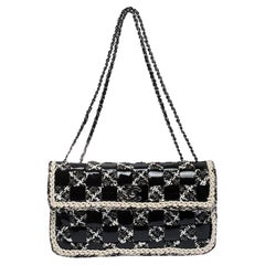 Chanel Negro Blanco Tweed Vintage Entretejido Bolso Solapa Clásico