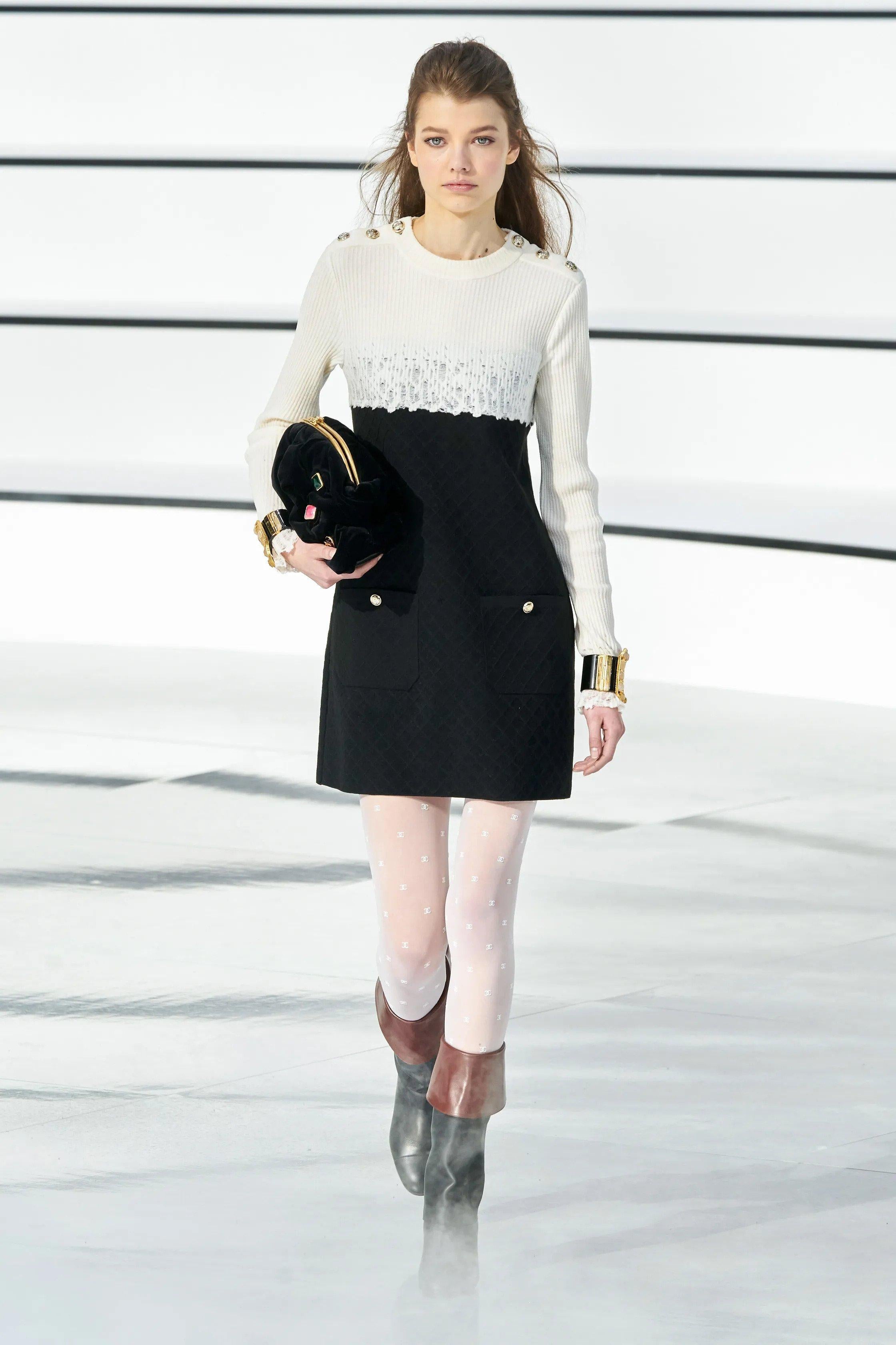 CHANEL 2020 20K COLORBLOCK robe en viscose noire et blanche 34 XS en vente 7