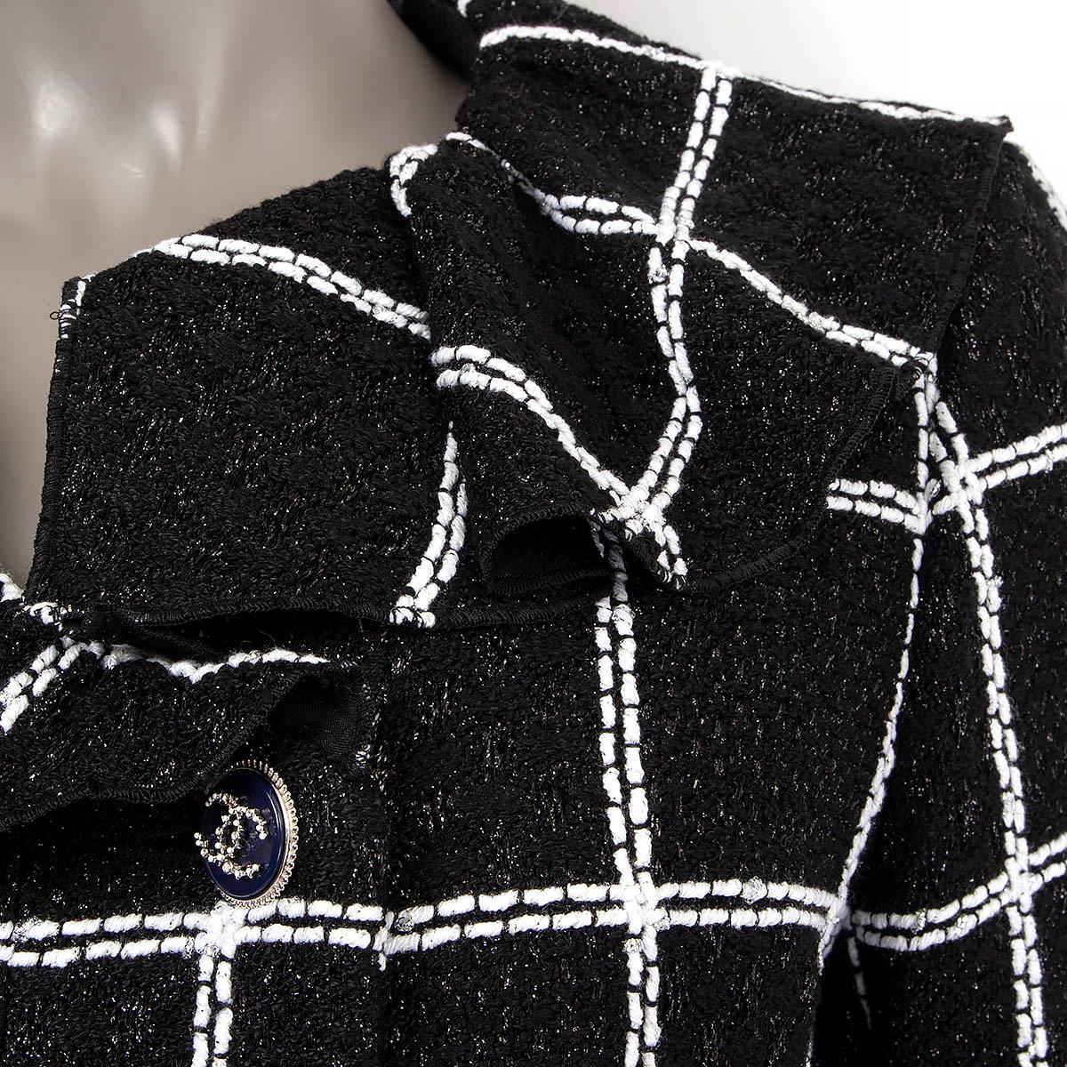 CHANEL black & white viscose 2020 20S CHECK TWEED DOUBLE BREASTED Jacket 38 S For Sale 1