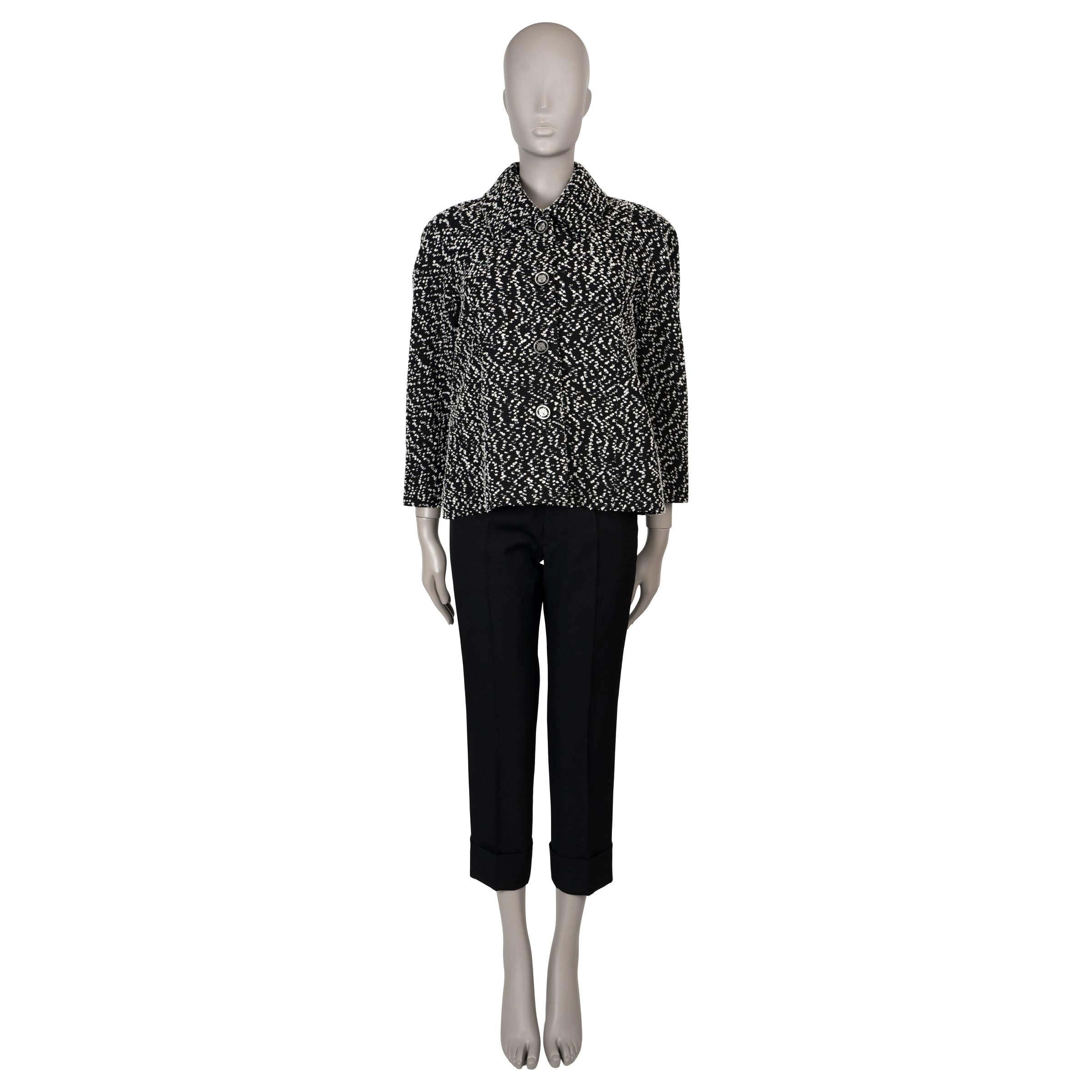 Women's CHANEL black & white wool 19C LA PAUSA TWEED Jacket 38 S For Sale