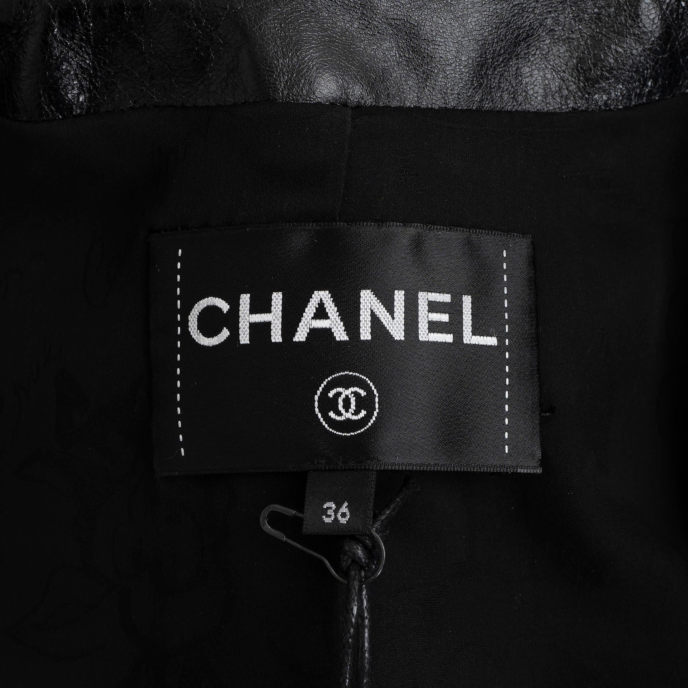 CHANEL black & white wool 19C LA PAUSA TWEED Jacket 38 S For Sale 2