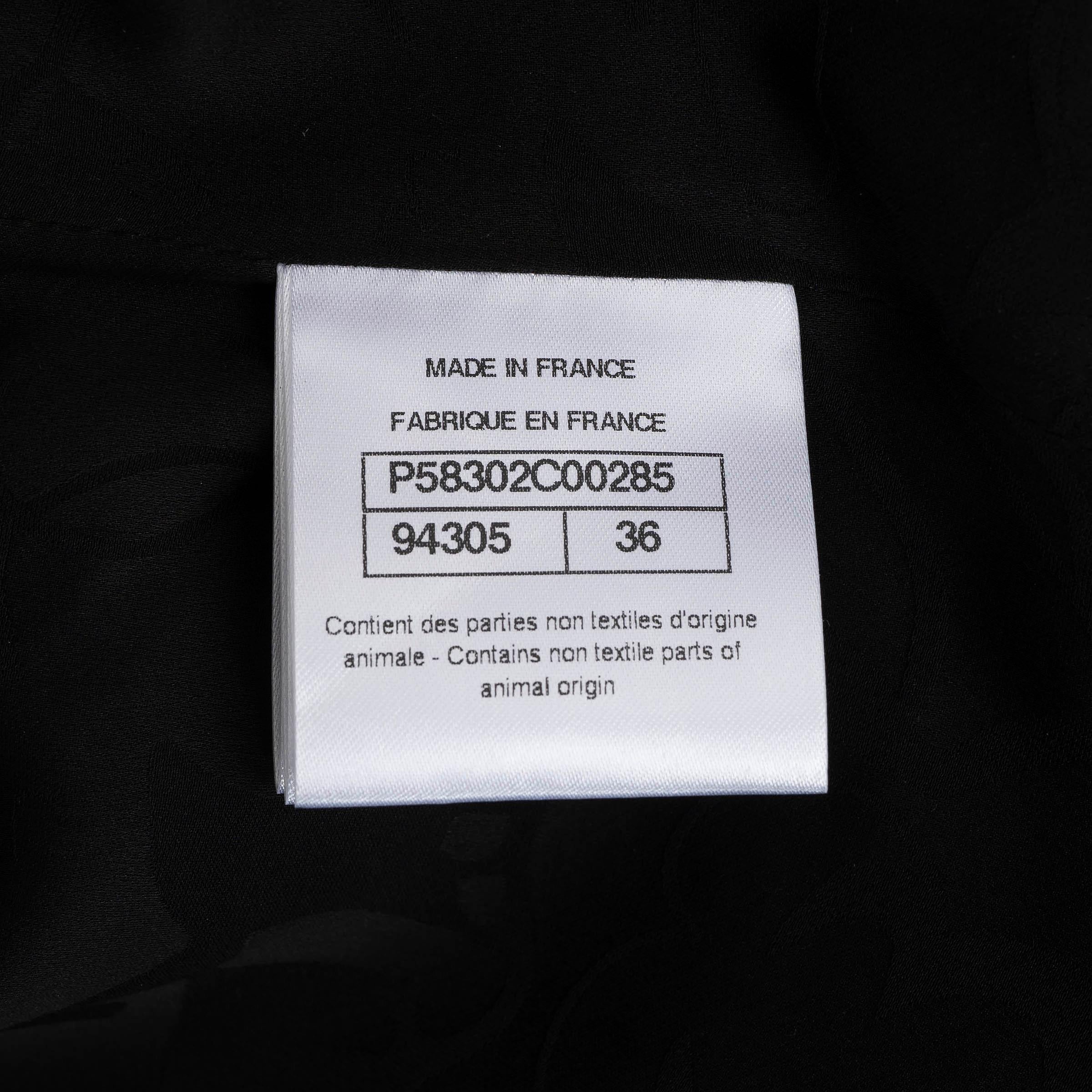 CHANEL black & white wool 19C LA PAUSA TWEED Jacket 38 S For Sale 3