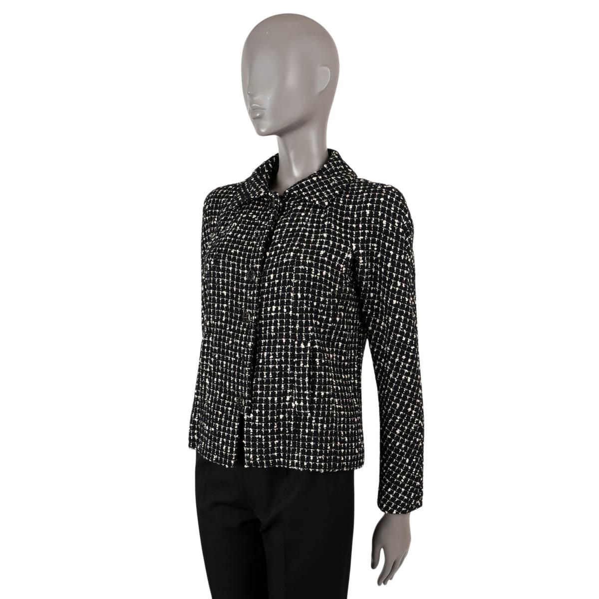 CHANEL black & white wool 2010 10A TWEED Jacket 38 S For Sale 1