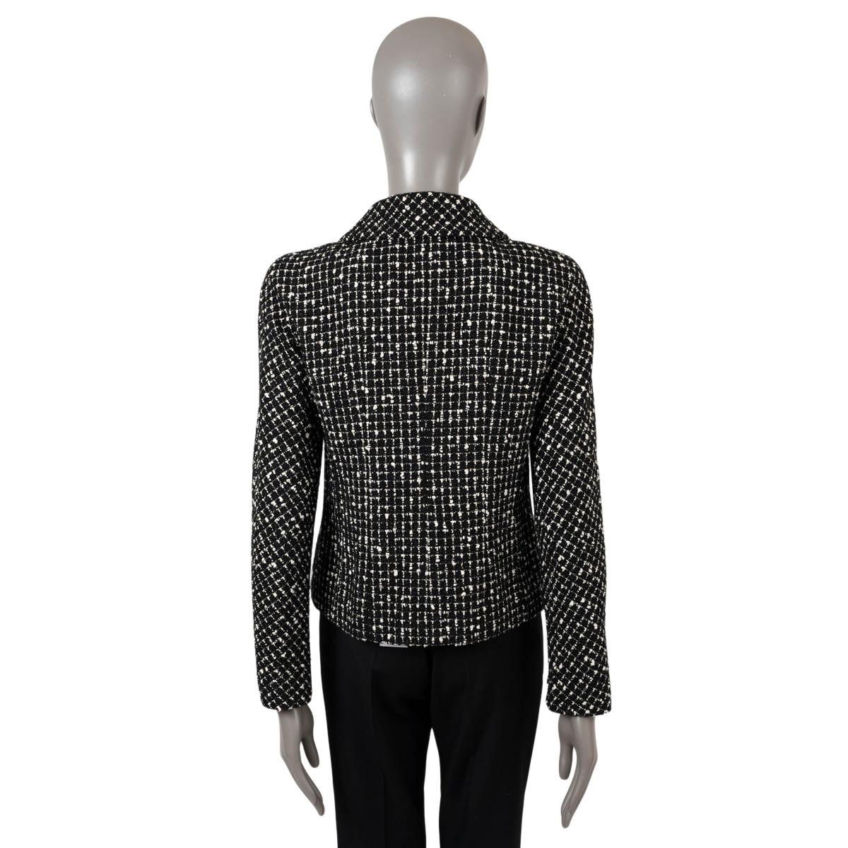 CHANEL black & white wool 2010 10A TWEED Jacket 38 S For Sale 2