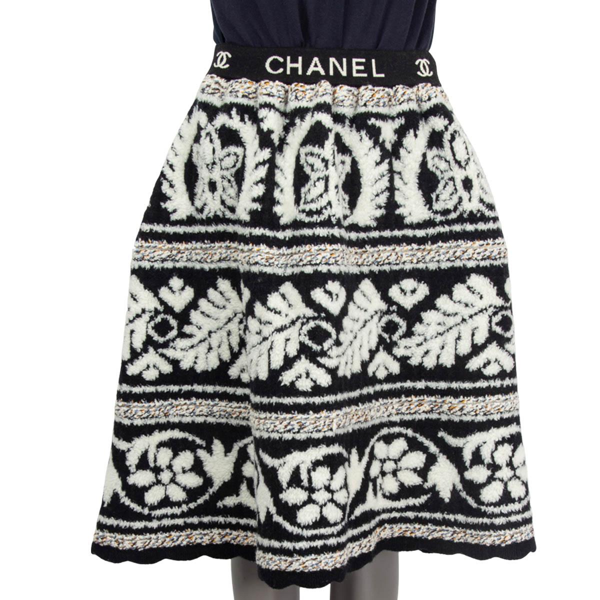 Women's CHANEL black & white wool 2019 19K CHUNKY KNIT MINI Skirt 38 S