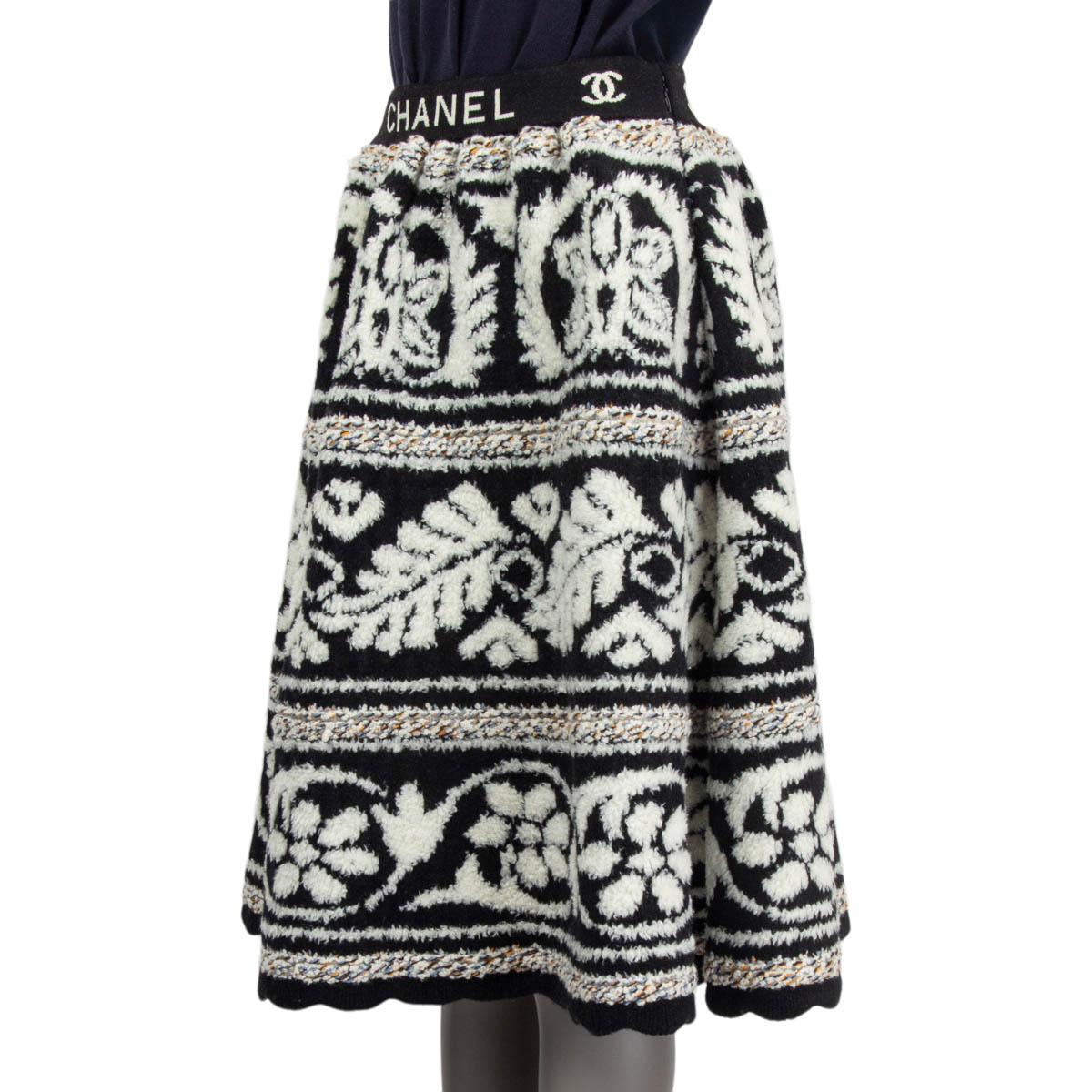 CHANEL black & white wool 2019 19K CHUNKY KNIT MINI Skirt 38 S 1