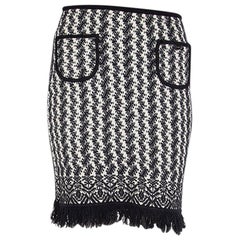 CHANEL black & white wool HOUNDSTOOTH FRINGED HEM KNIT Skirt 36 XS