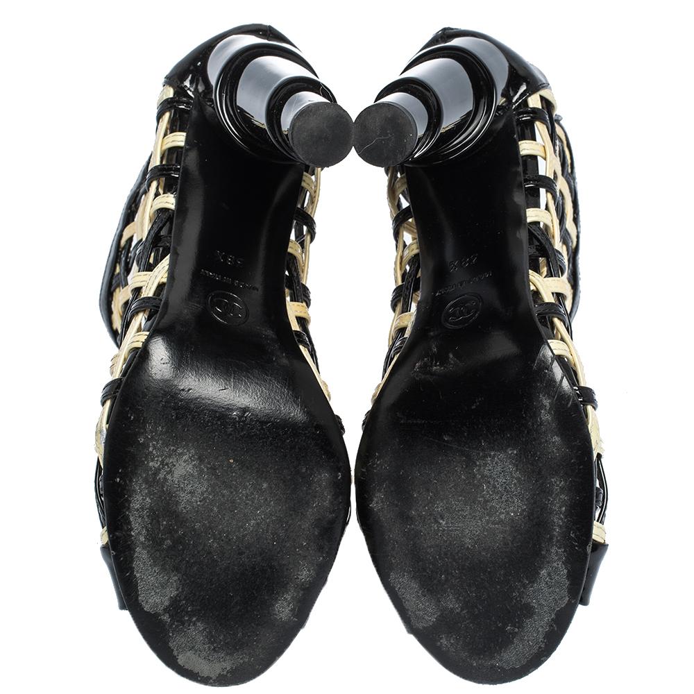 Chanel Black/White Woven Caged Open Toe Swirl Heel Booties Size 38.5 In Good Condition In Dubai, Al Qouz 2