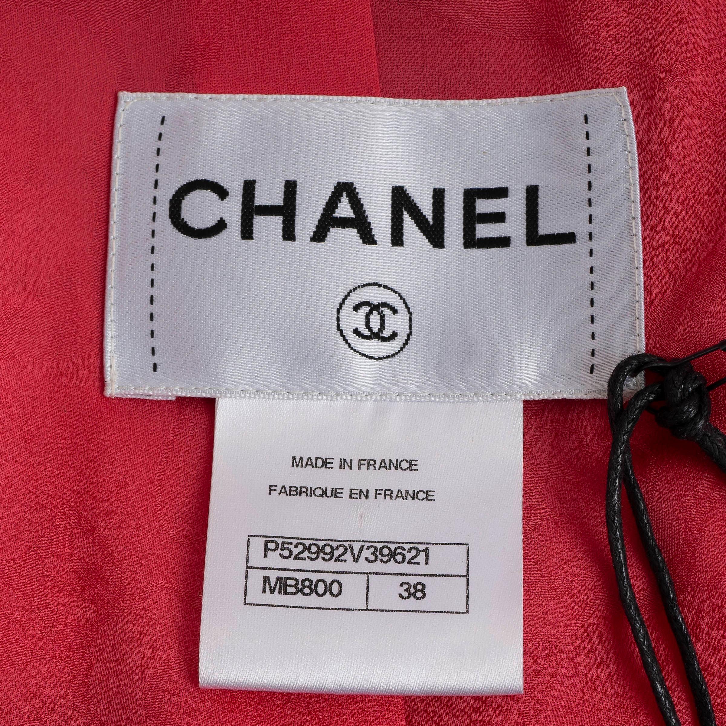 CHANEL laine noire 17B CC BELTED TWEED Manteau Veste 38 S en vente 3