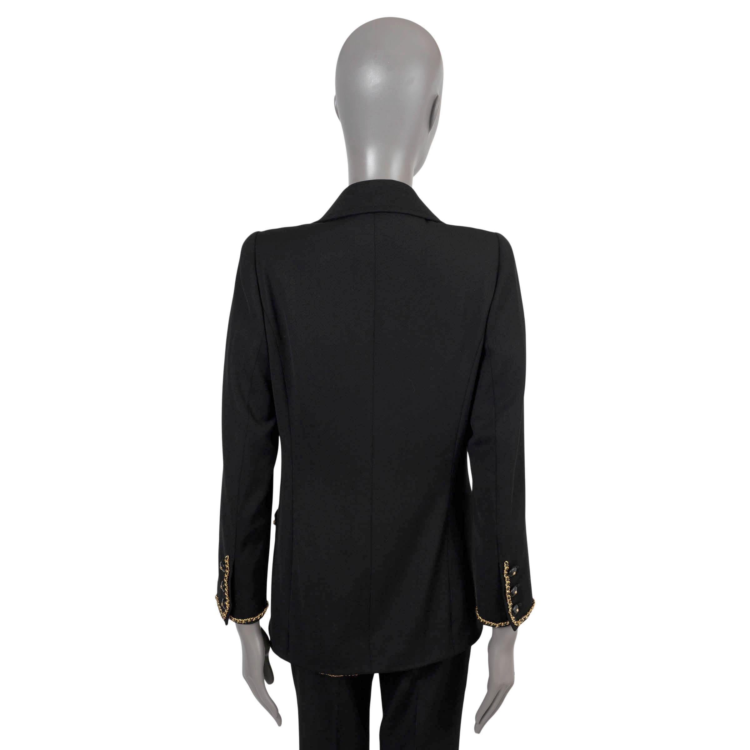 Noir Veste blazer à double boutonnage en laine noire CHANEL 1995 95A CHAIN TRIM 40 M en vente