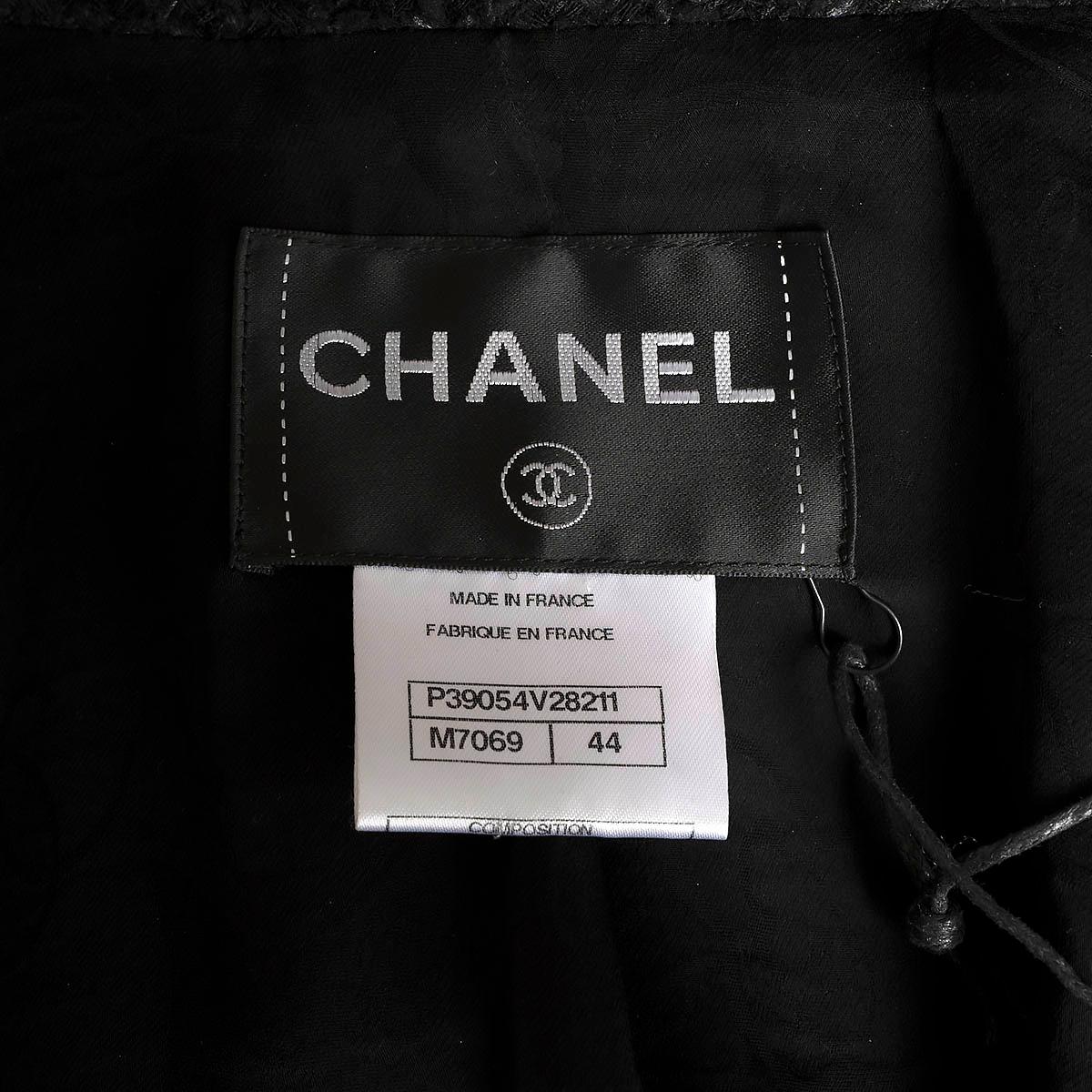 CHANEL black wool 2010 10A CLASSIC TWEED Jacket 44 L For Sale 4