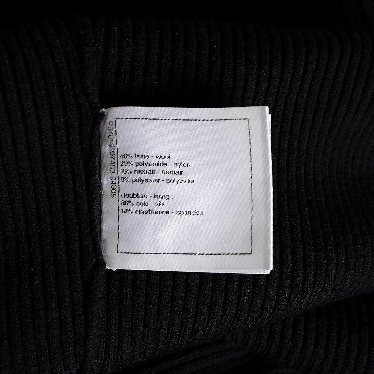 CHANEL black wool 2017 17A COSMOPOLITE PANELLED KNIT Dress 40 M For Sale 2