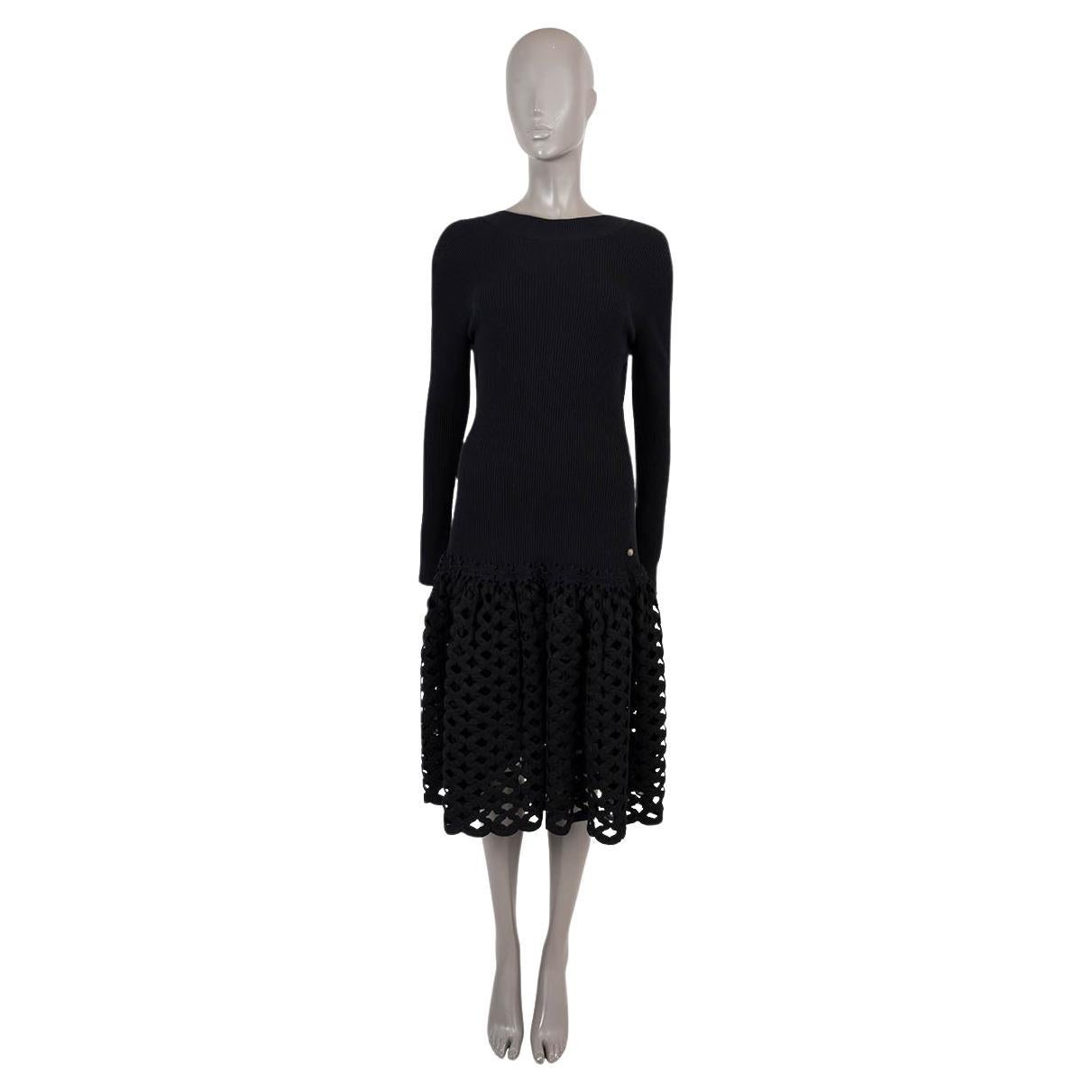 CHANEL black wool 2017 17A COSMOPOLITE PANELLED KNIT Dress 40 M For Sale