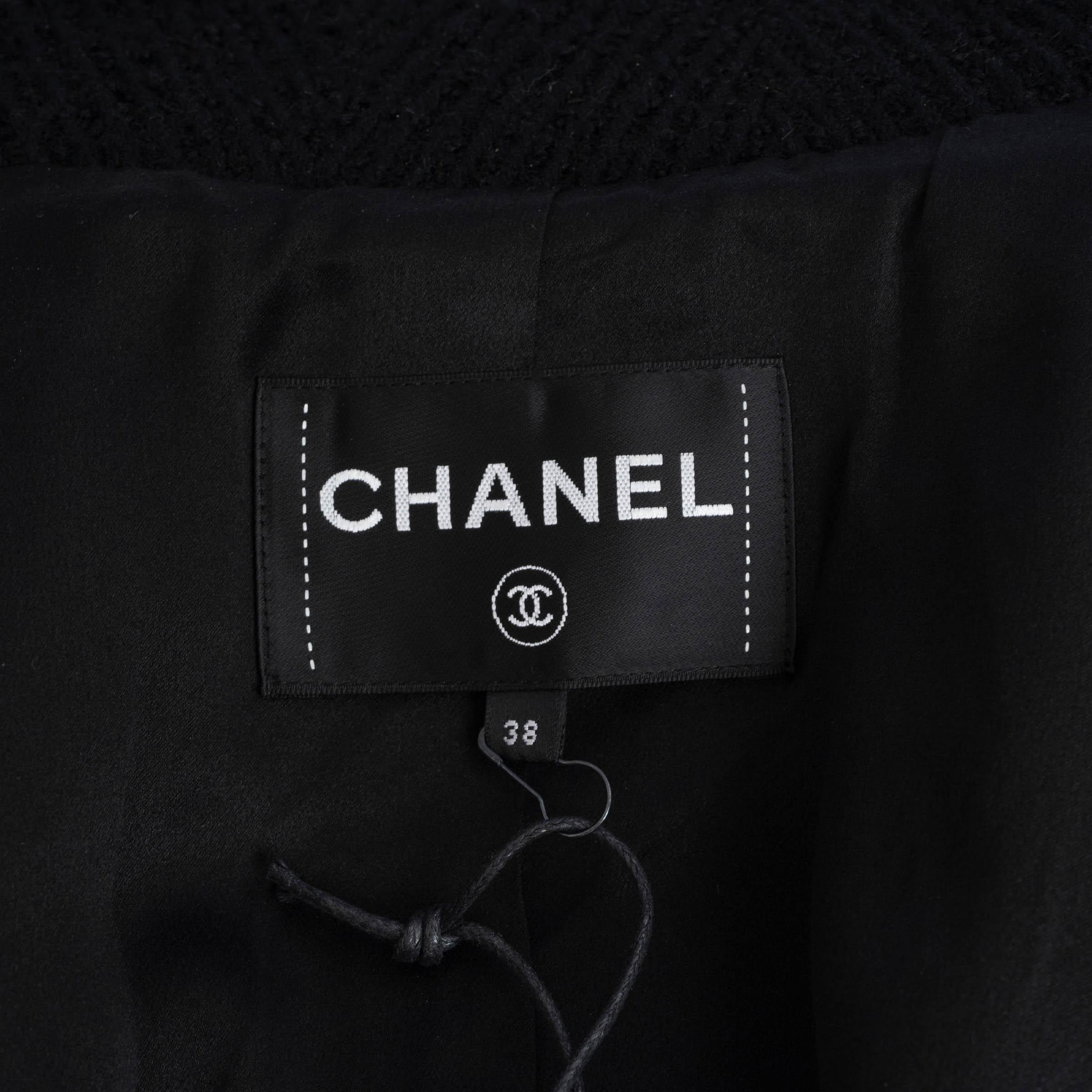 CHANEL black wool 2020 20K DOUBLE-BREASTED CHEVRON TWEED Jacket 38 S For Sale 3