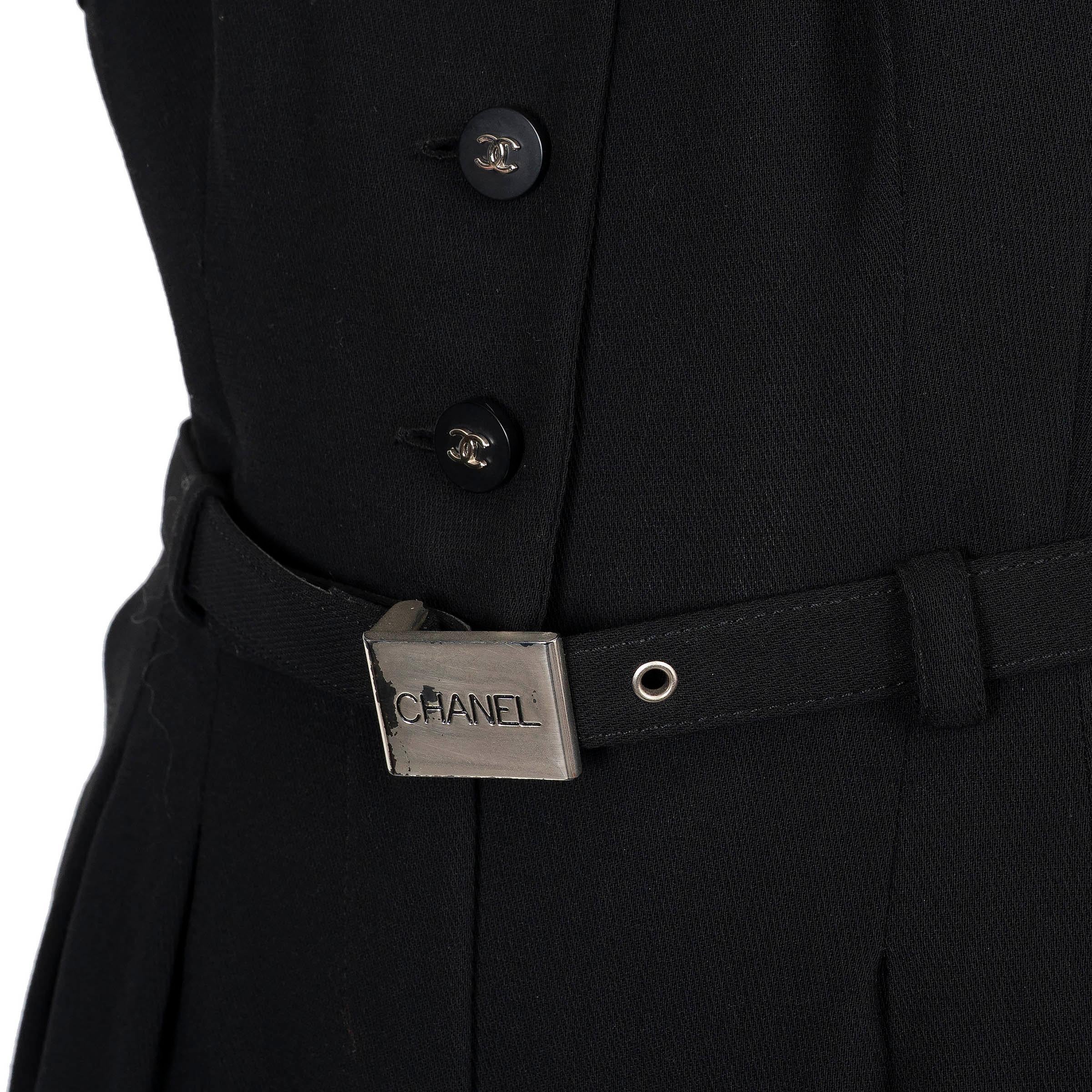 CHANEL laine noire 96P LITTLE BLACK BELTED Robe XS en vente 1