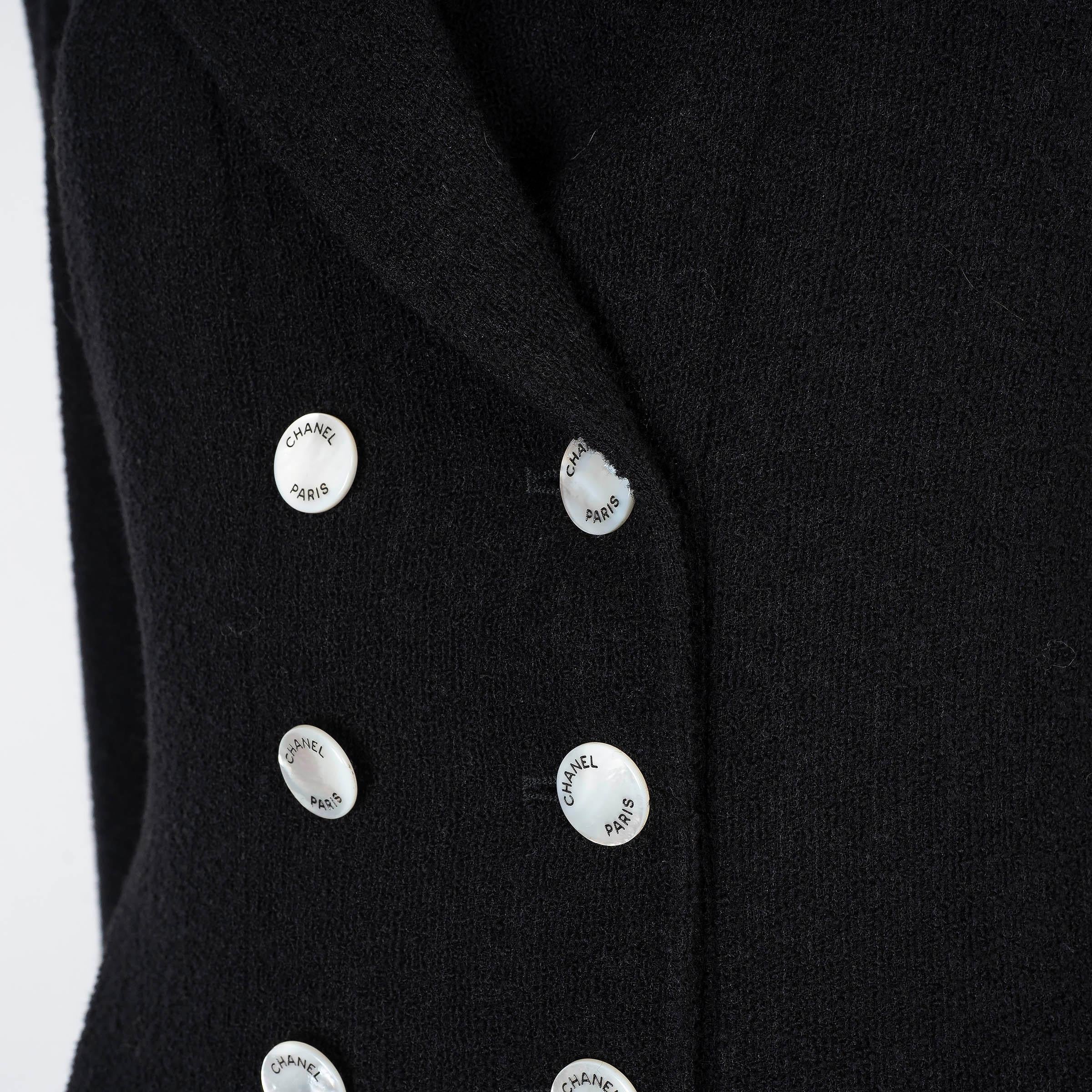 Donna Chanel giacca blazer in lana nera 97P a doppio petto 42 L. in vendita