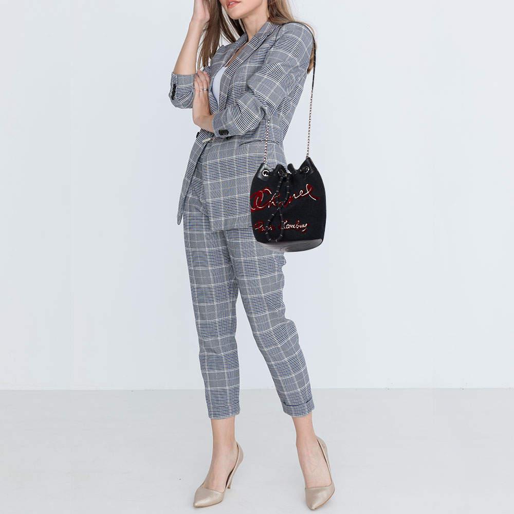 Chanel Black Wool and Leather Embroidered Paris Hamburg Drawstring Bag In Good Condition In Dubai, Al Qouz 2