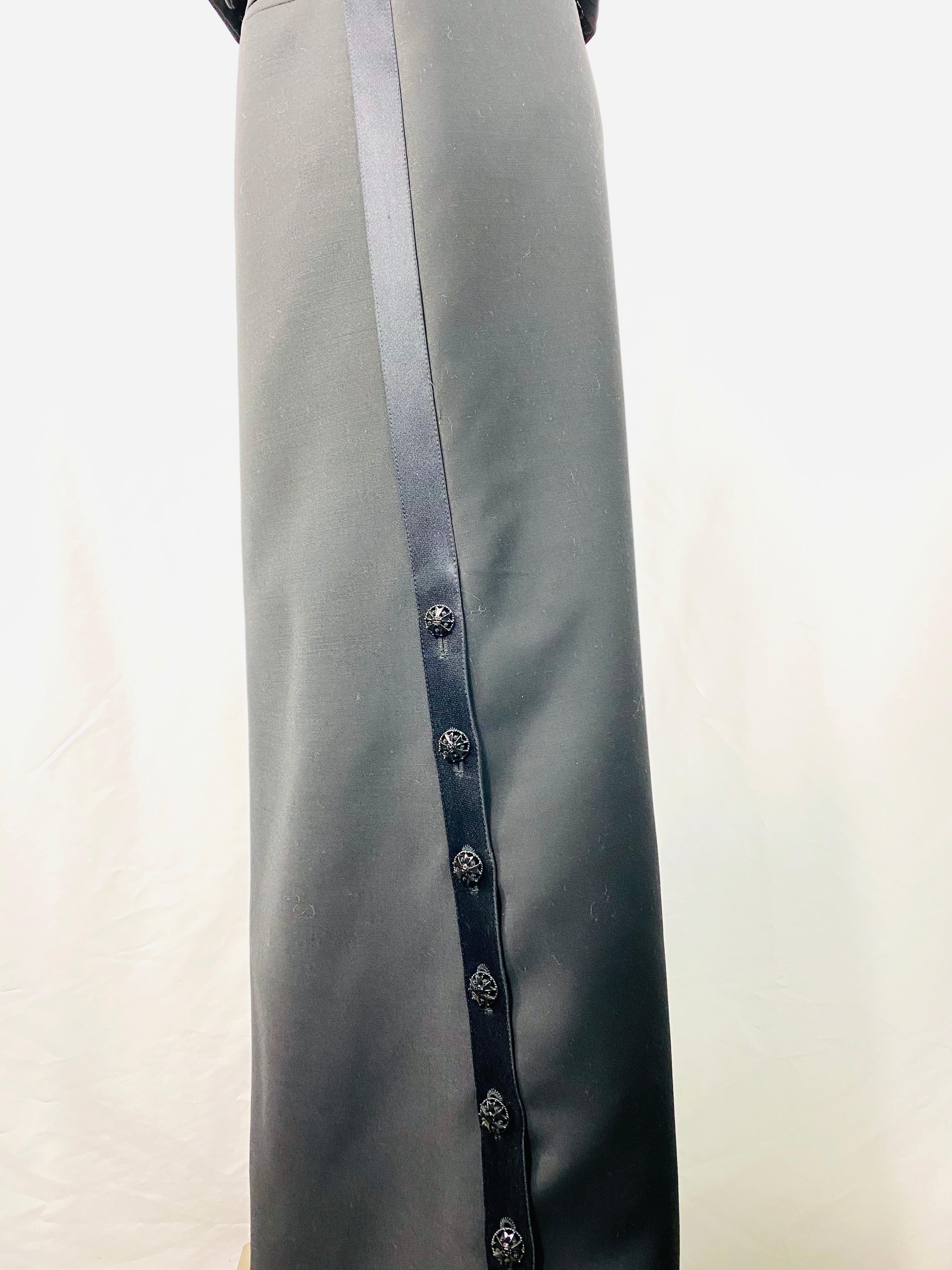 Chanel Schwarze Kurzarm-Blazerjacke und Maxirock aus Wollmischung mit kurzen Ärmeln und Anzug Set  im Angebot 3