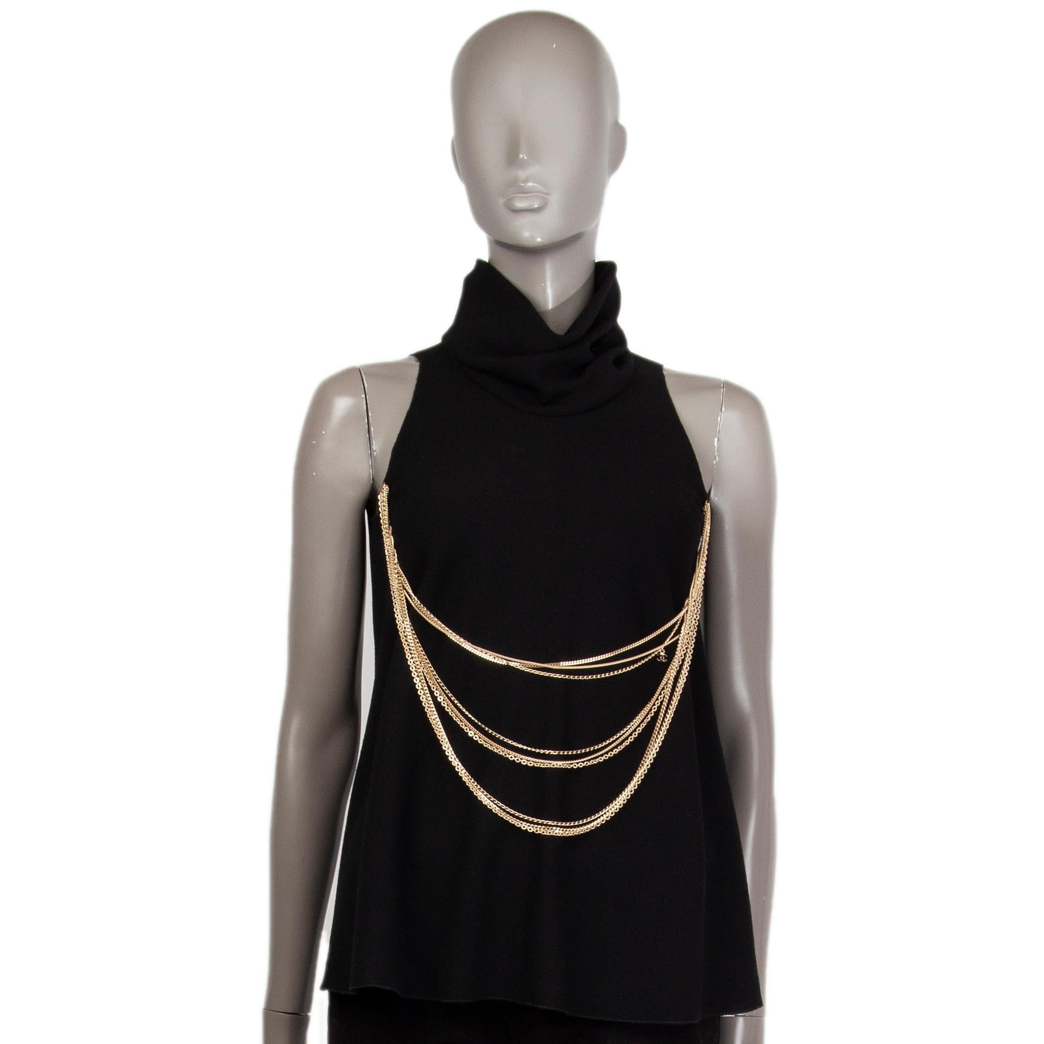 Chanel cowl-neck top in black wool (100%). With gold toned chain. Closes on the back with concealed metal hooks. Unlined. Has been worn and is in excellent condition. 

Tag Size 38
Size S
Shoulder Width 25cm (9.8in)
Bust 82cm (32in) to 88cm