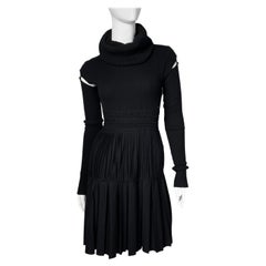 Robe à manches amovibles en laine noire, Chanel, années 2010