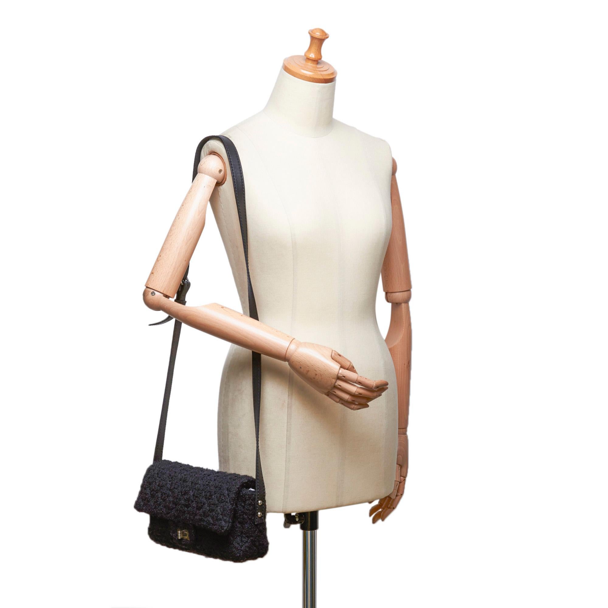 Chanel Black Wool Fabric Reissue Flap Shoulder Bag France For Sale 6