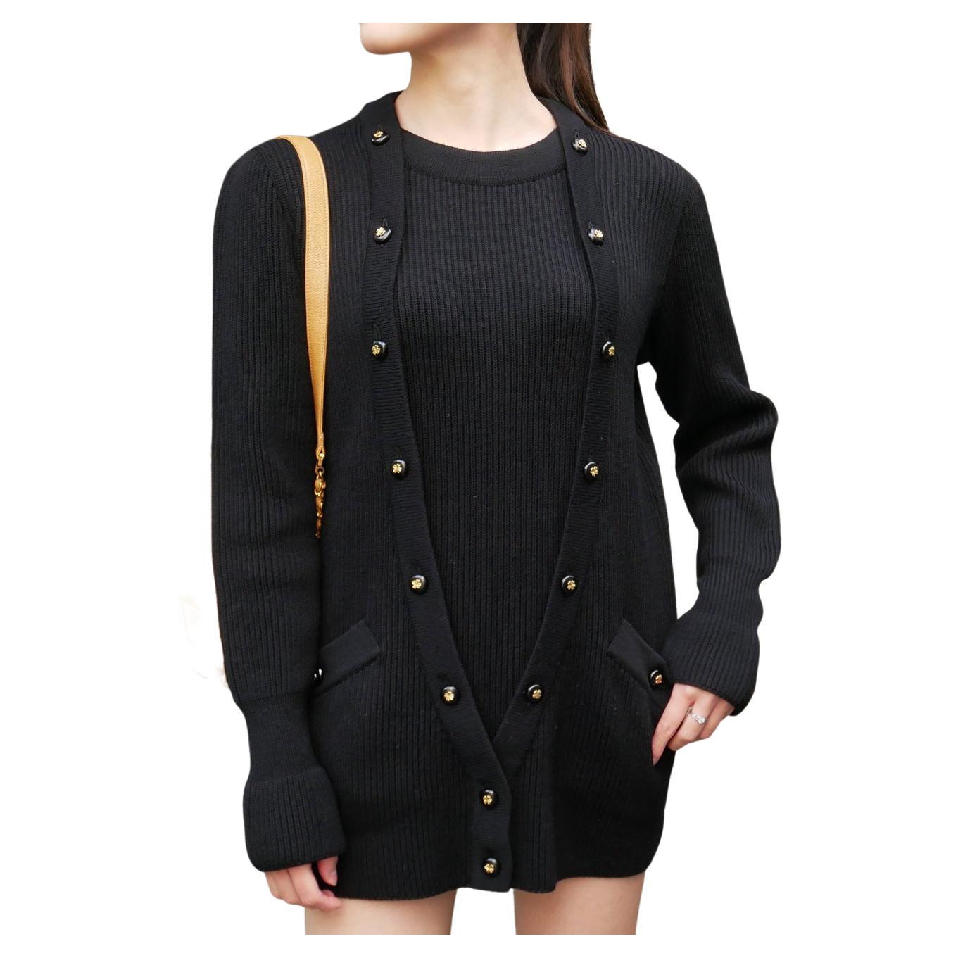Estado Vintage de segunda mano
100% Lana
Talla FR 40
Autenticidad garantizada al 100% por NEWFOUND LUXURY