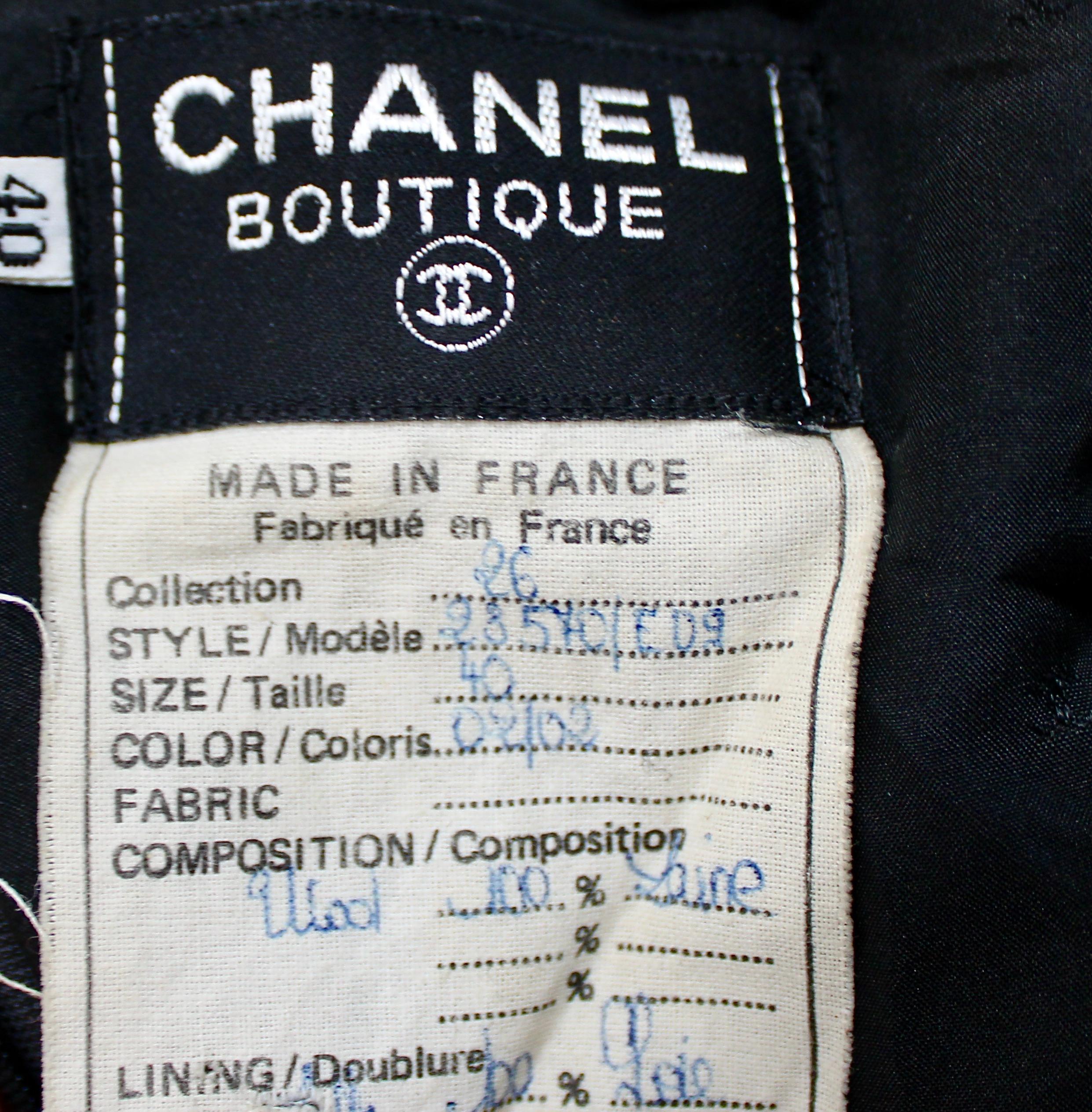 Chanel Black Wool High-Collar Button Dress circa 1990s im Angebot 6