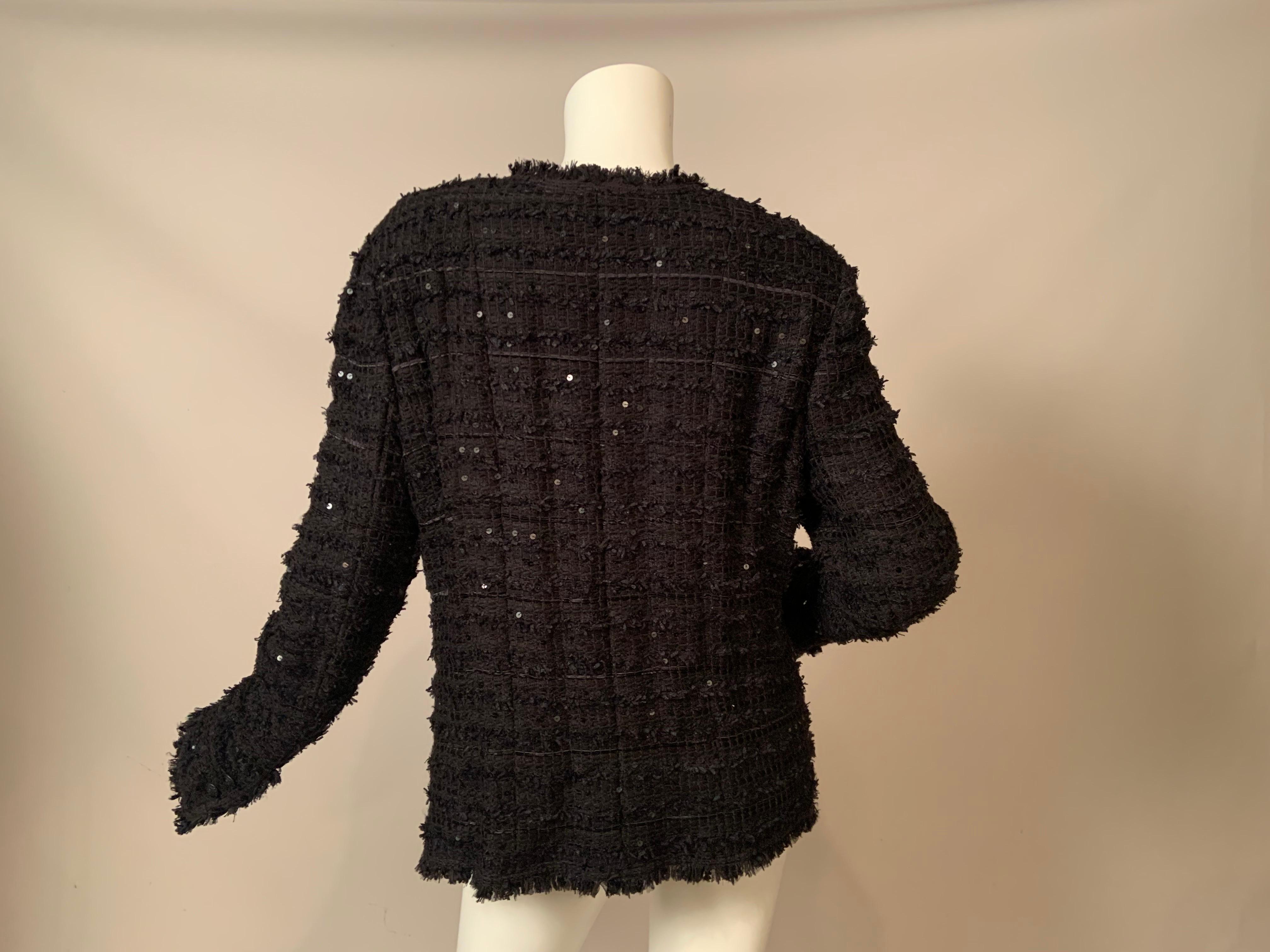 Giacca Chanel in lana nera con paillettes e nastri neri in vendita 5