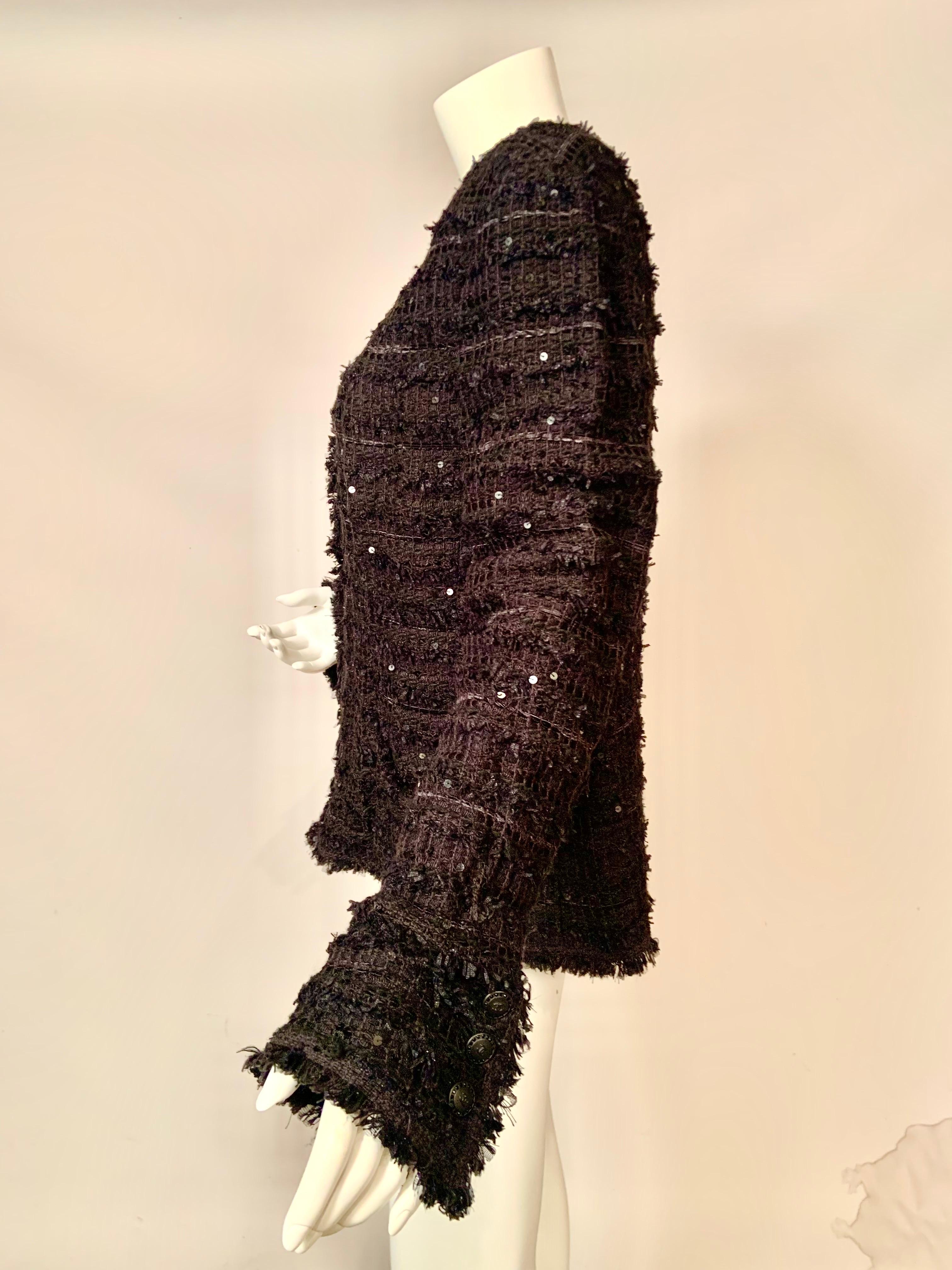 Giacca Chanel in lana nera con paillettes e nastri neri in vendita 6