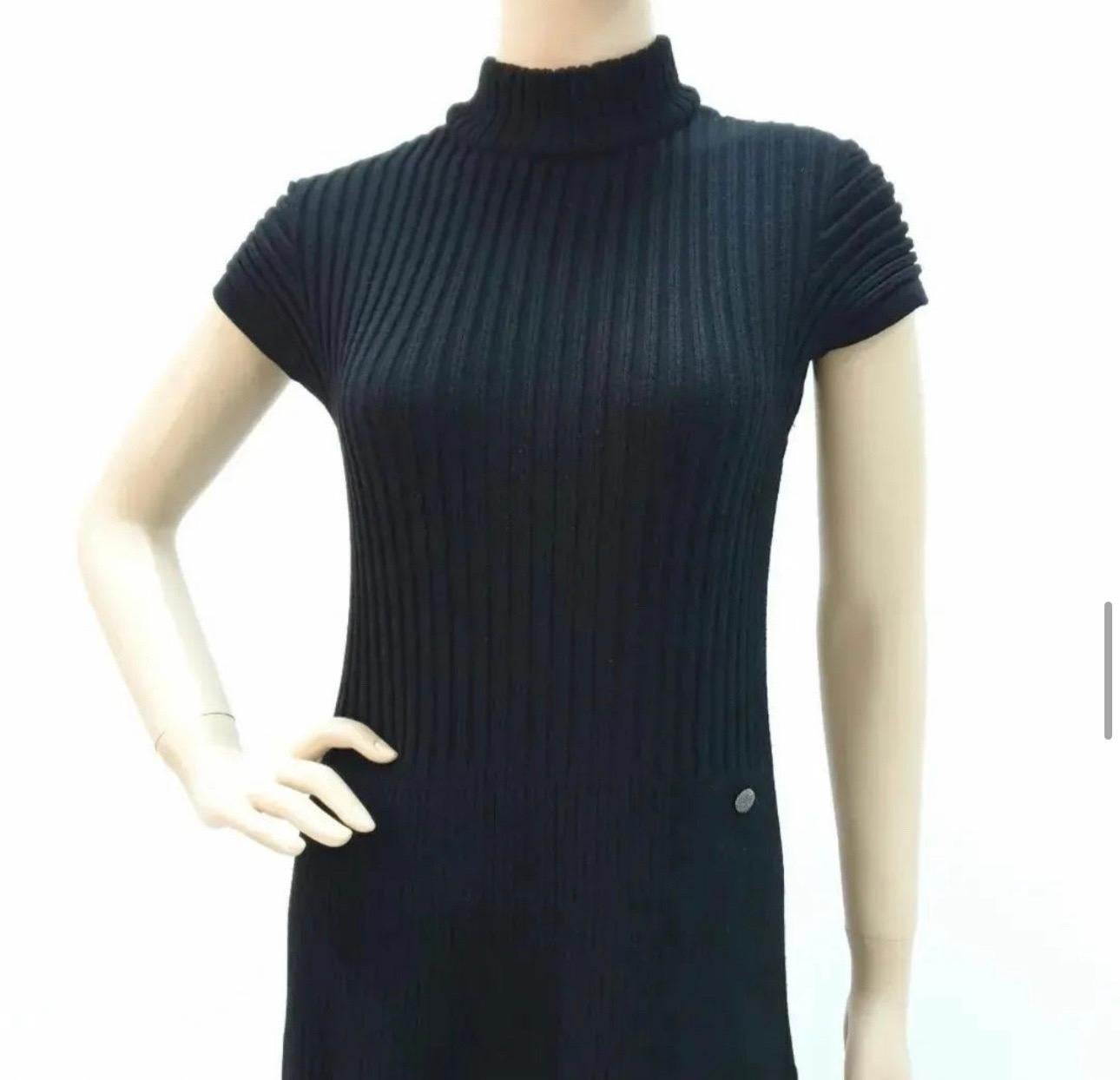 Chanel Black Wool Midi Dress In Excellent Condition For Sale In Krakow, PL