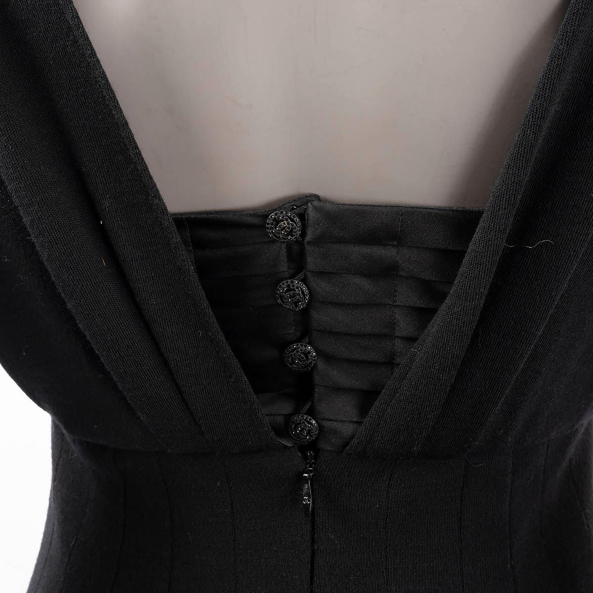 CHANEL black wool & silk 2007 07A PLEATED Cocktail Dress 36 XS For Sale 4