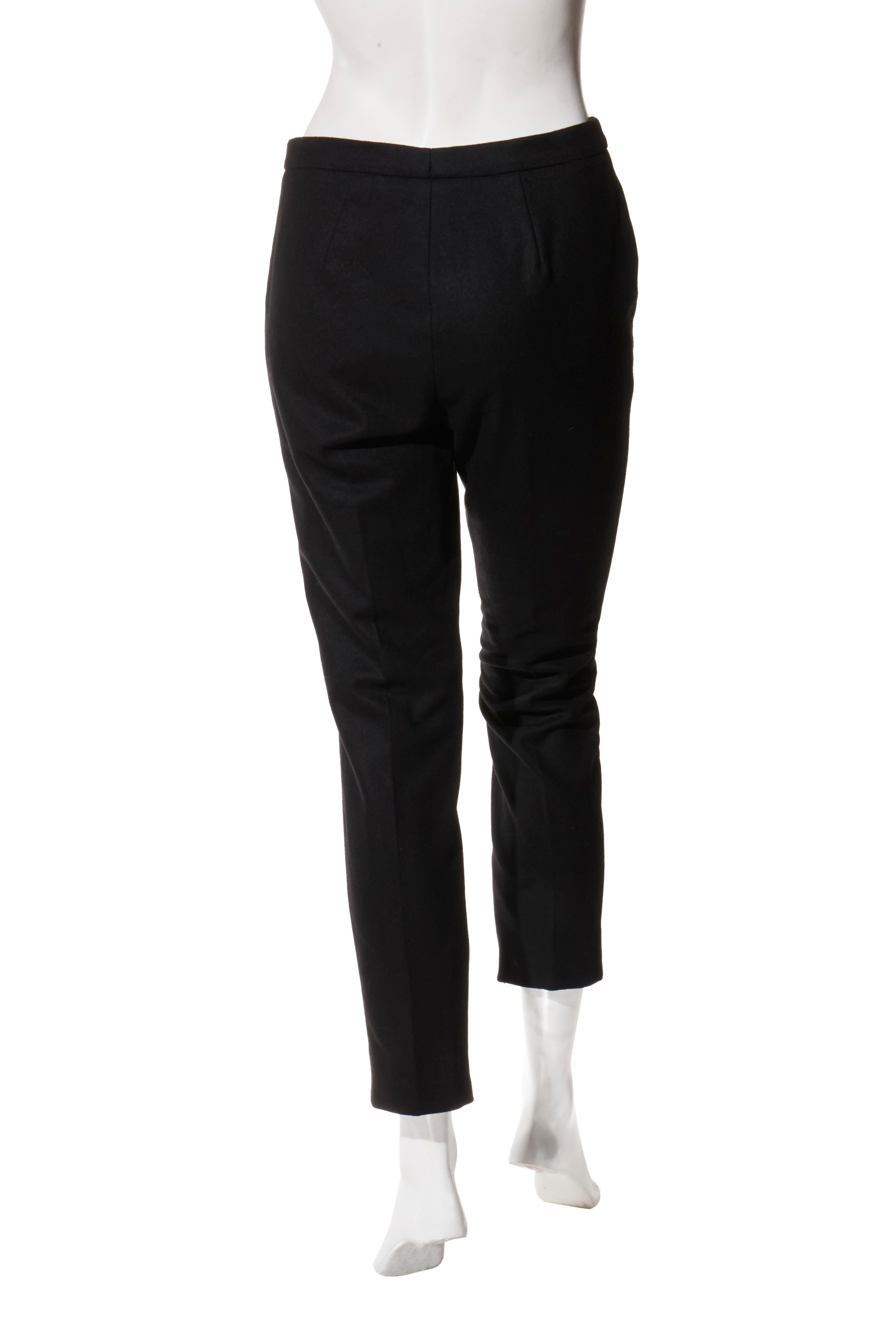 Women's Chanel Black Wool Slim Cropped Pants – Size 38 (US 6) For Sale