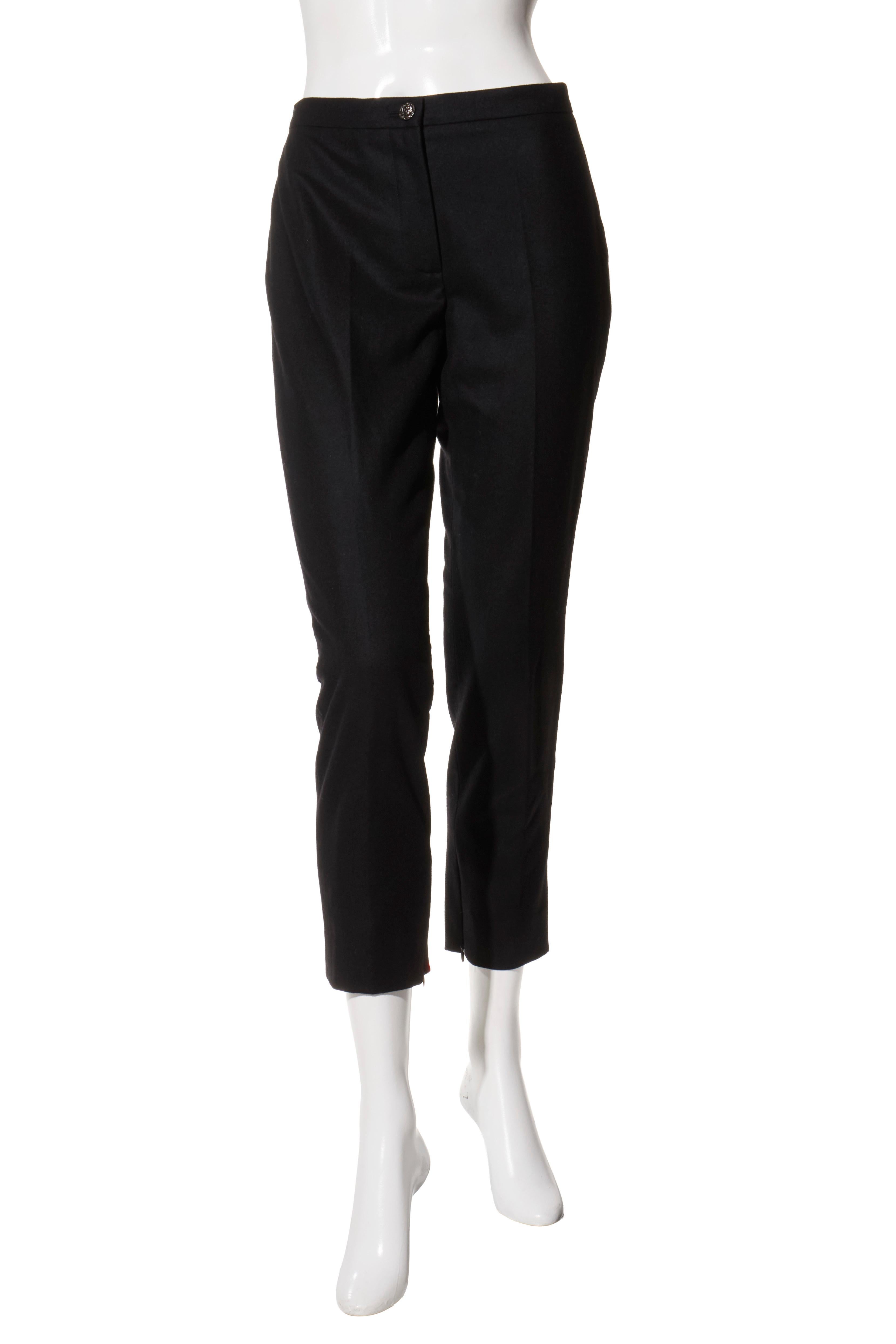 Chanel Black Wool Slim Cropped Pants – Size 38 (US 6) For Sale