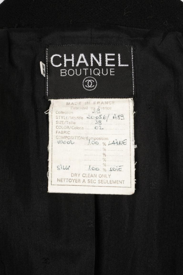 Chanel - Ensemble de tailleur en laine noire composé d'une veste et d'une jupe en vente 3