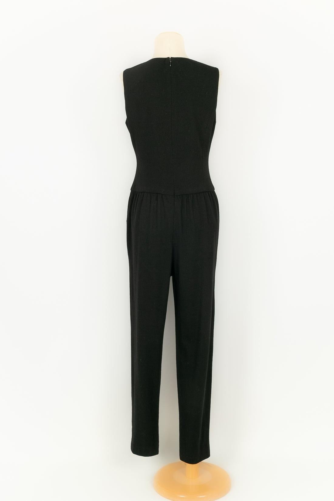 Chanel Black Woolen Jumpsuit with Silk Lining In Excellent Condition For Sale In SAINT-OUEN-SUR-SEINE, FR