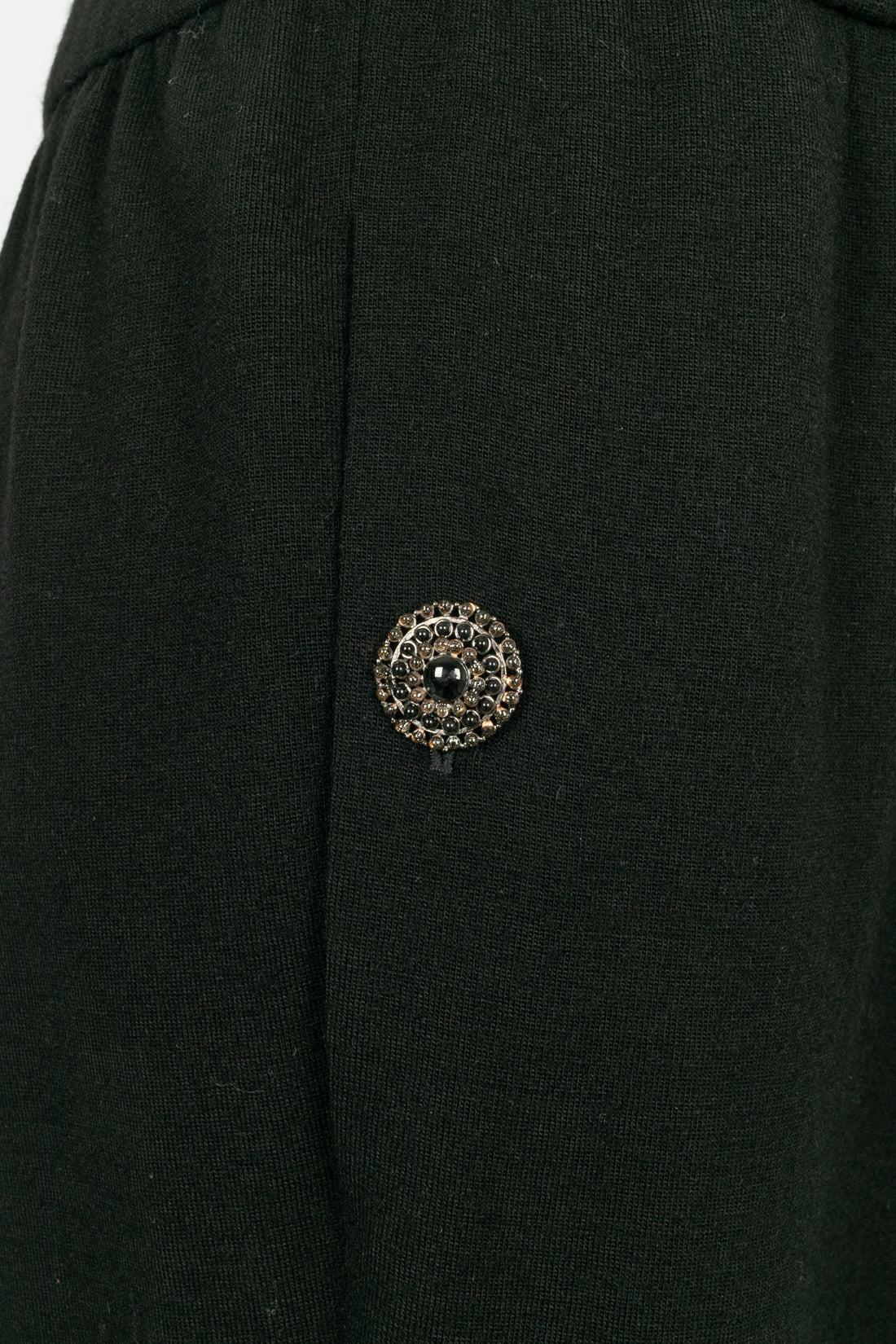 Combinaison Chanel en laine noire avec doublure en soie en vente 2