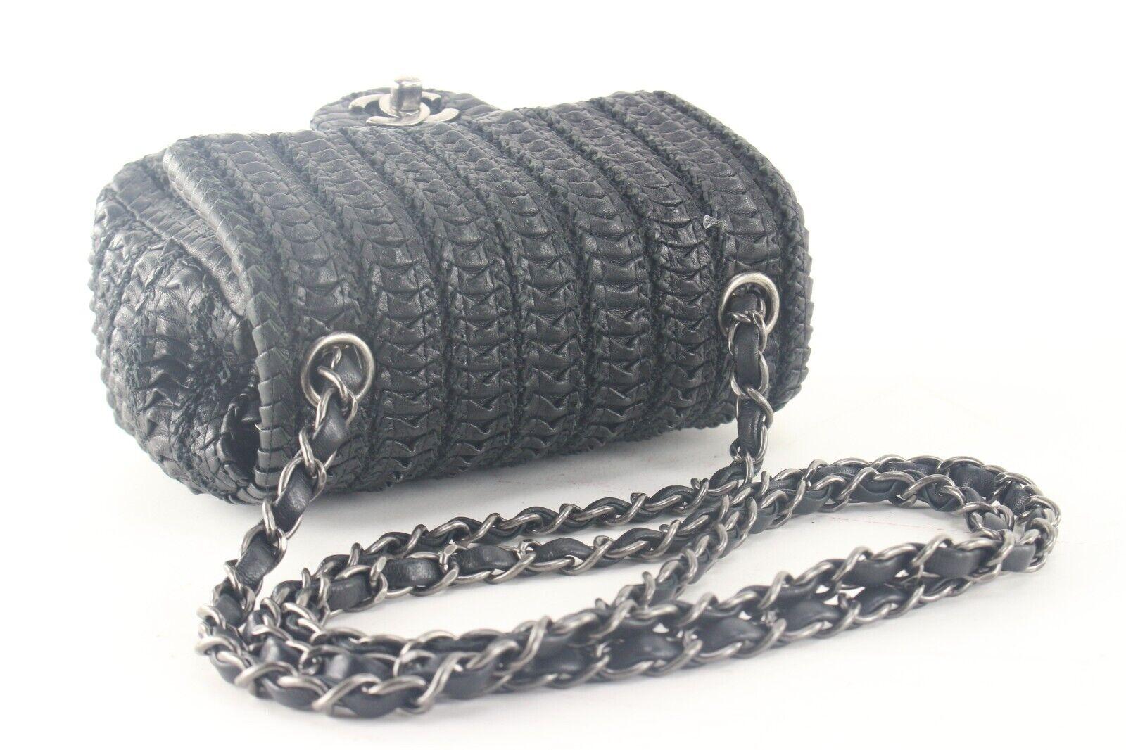 Chanel Cuir noir tressé Mini Square Classic Flap SHW 2C109K Pour femmes en vente