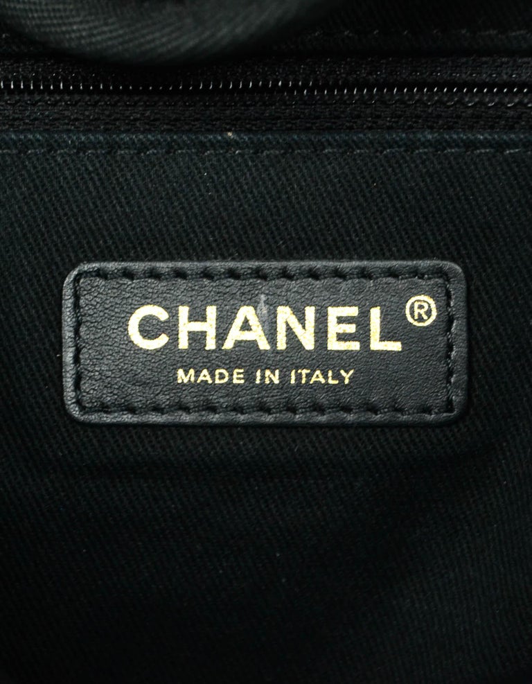 Chanel Black Woven Straw Raffia Medium Deauville Tote Bag For Sale