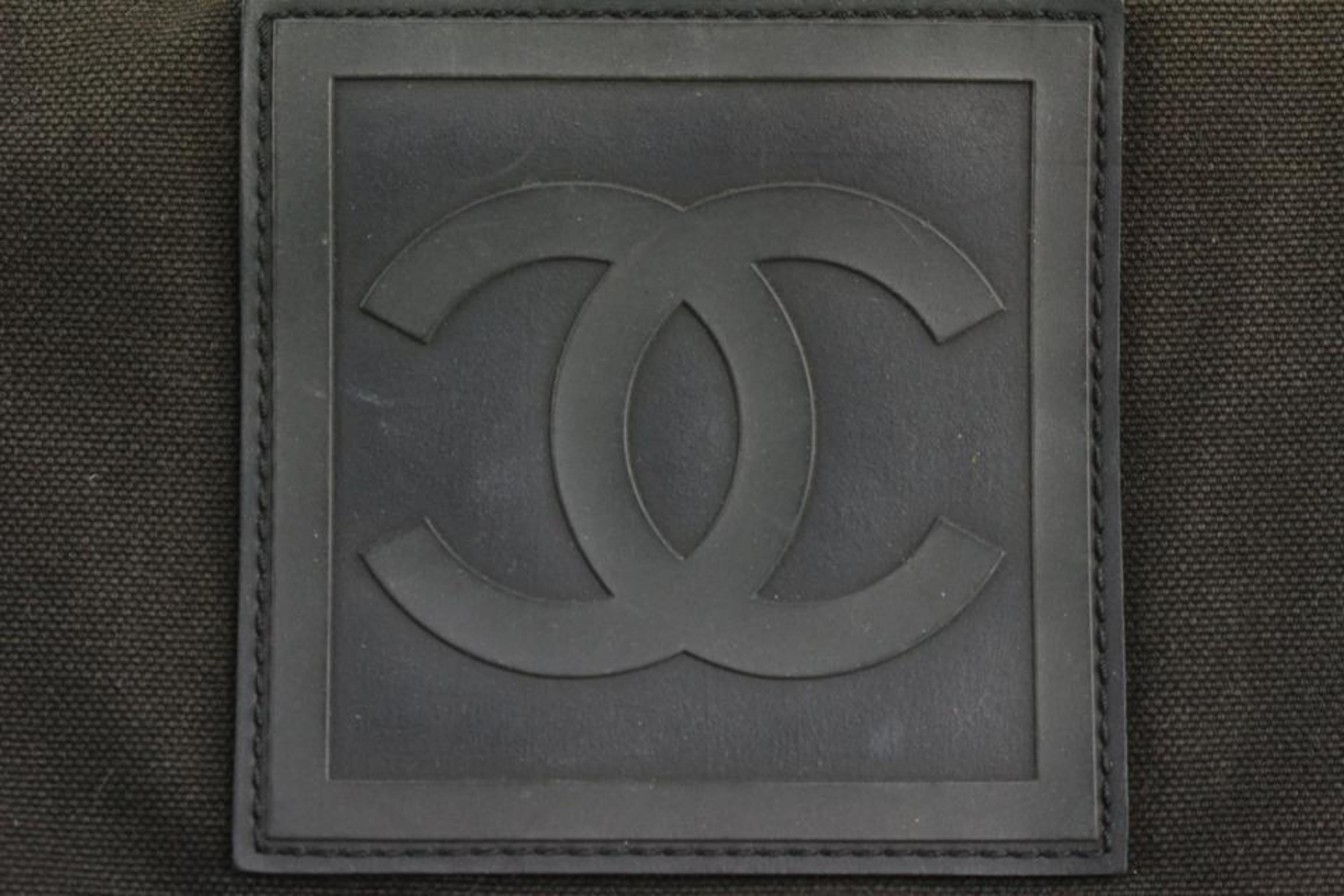 Chanel Black x Green CC Logo Sports Messenger Bag 1116c33 7